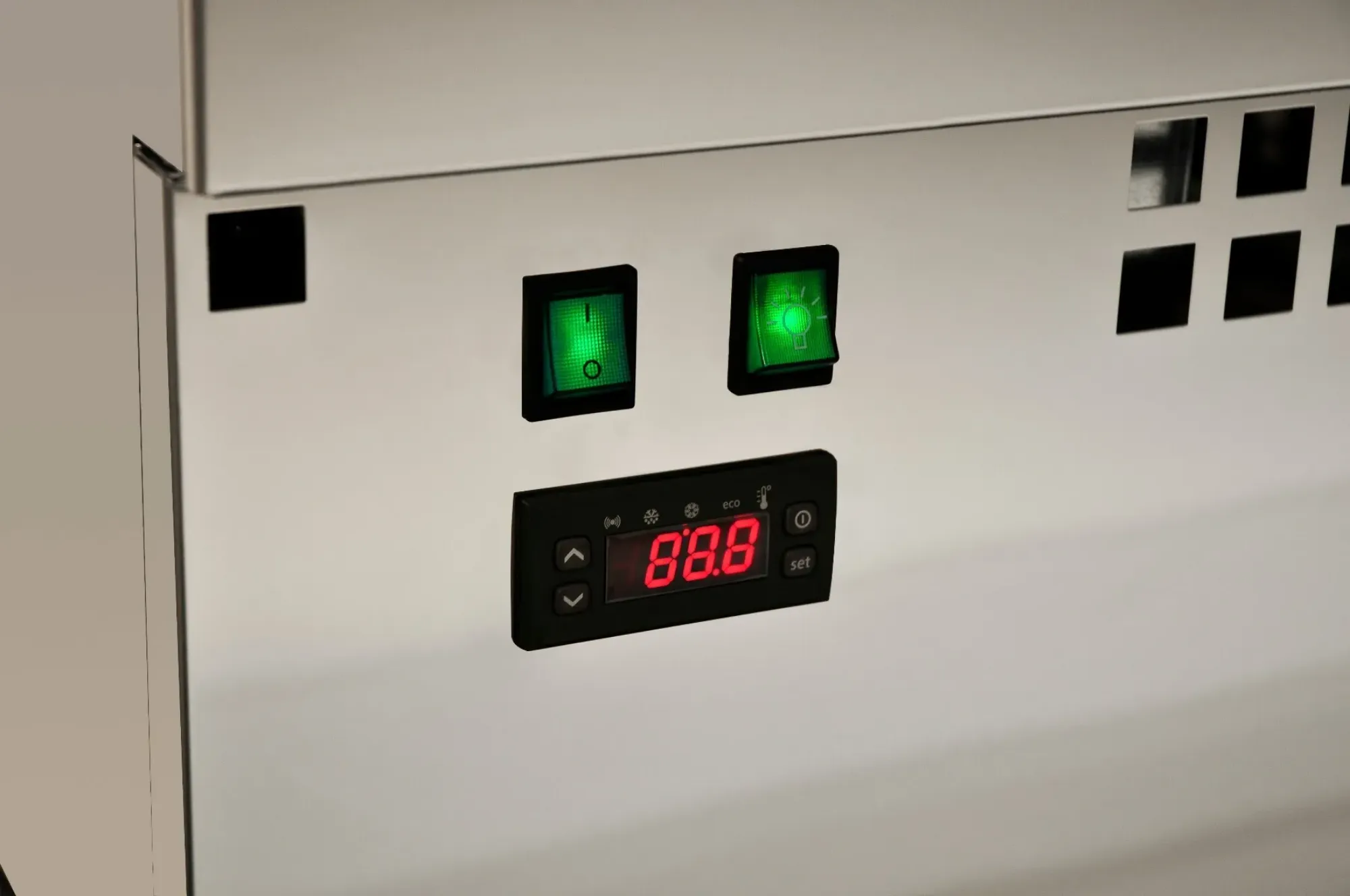 Picture of Sterling Pro EVO SELF Black Self Service Curved Patisserie Counter Range