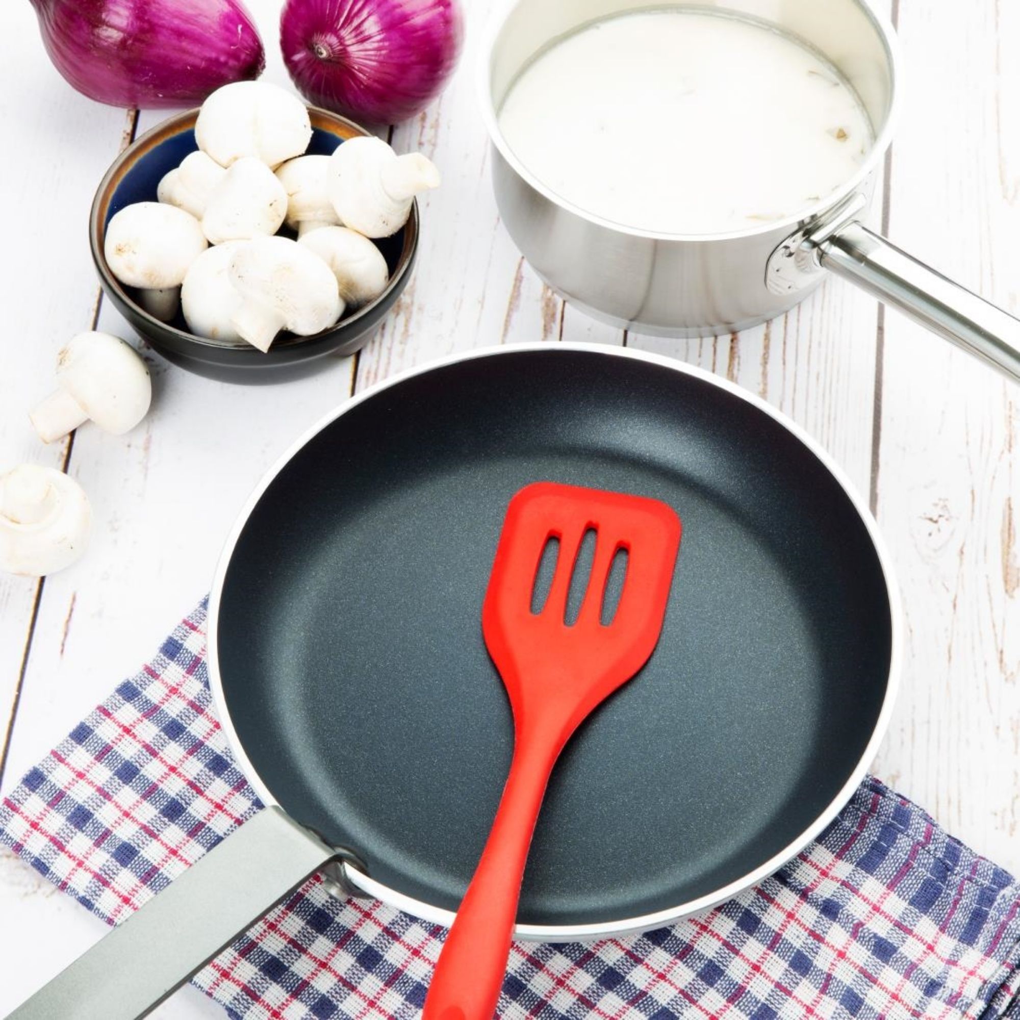 Picture of Vogue Aluminium Non-Stick Teflon Frying Pan 26cm