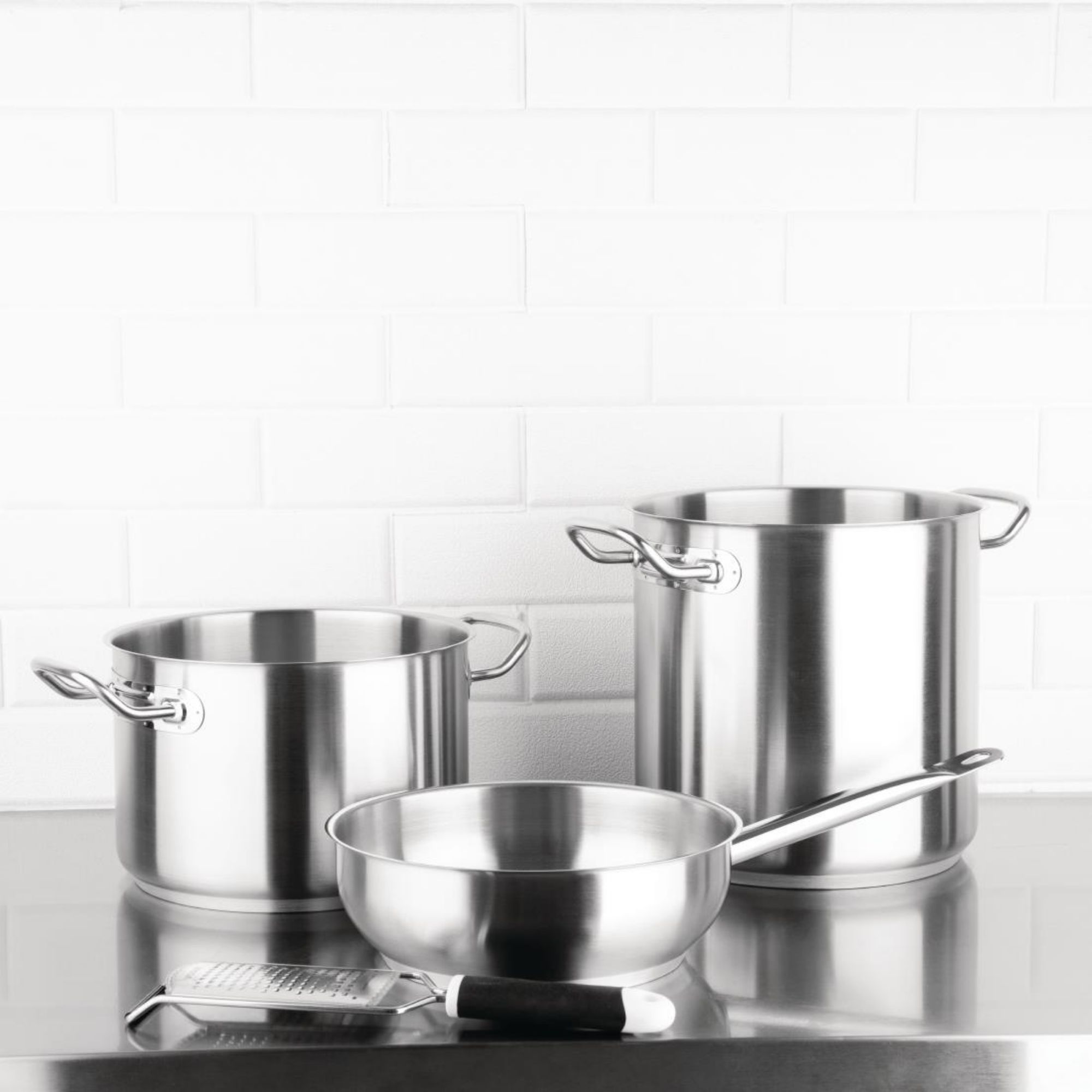 Picture of Vogue Stainless Steel SautÃ© Pan 24cm