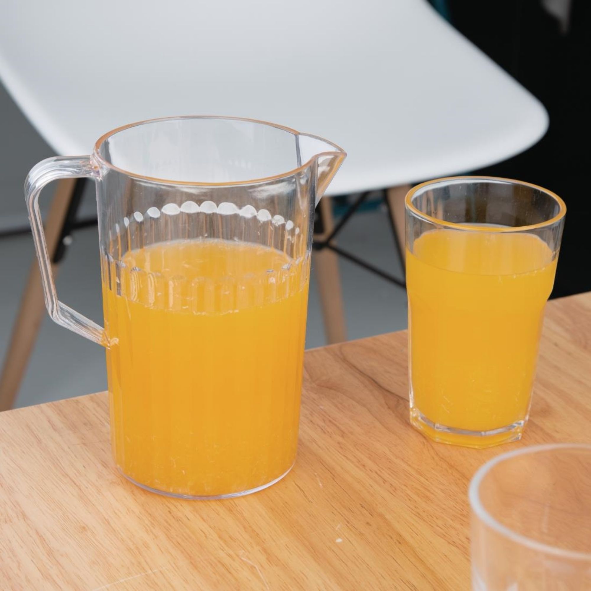 Picture of Olympia Kristallon Durable Polycarbonate Jug 0.9Ltr