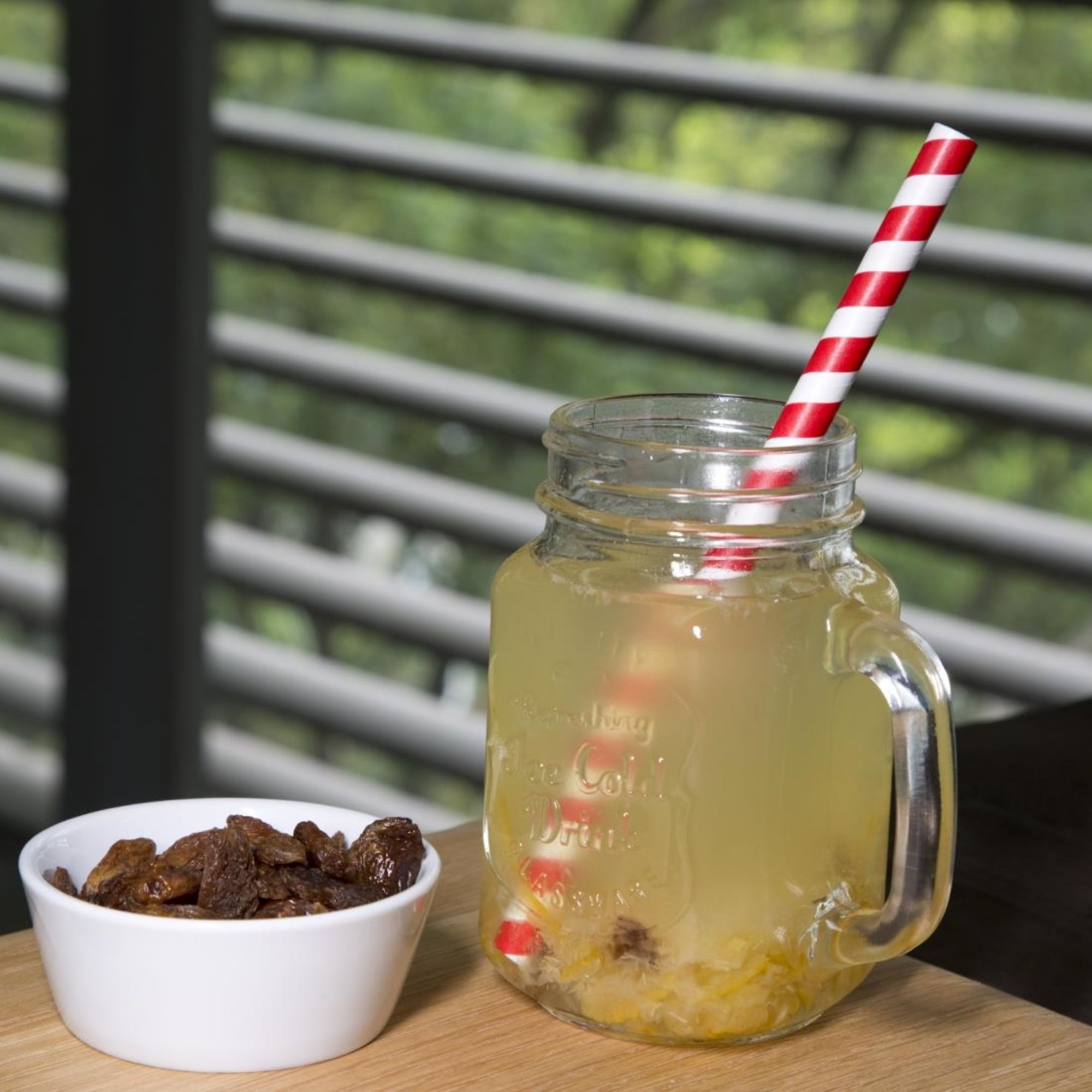 Picture of Fiesta Compostable Paper Smoothie Straws Red Stripes (Pack of 250)