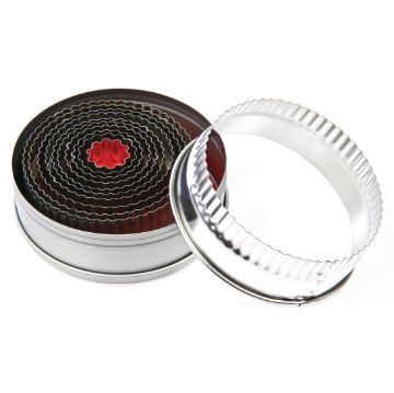 Picture of Vogue Round Fluted Pastry Cutter Set (Pack of 11)