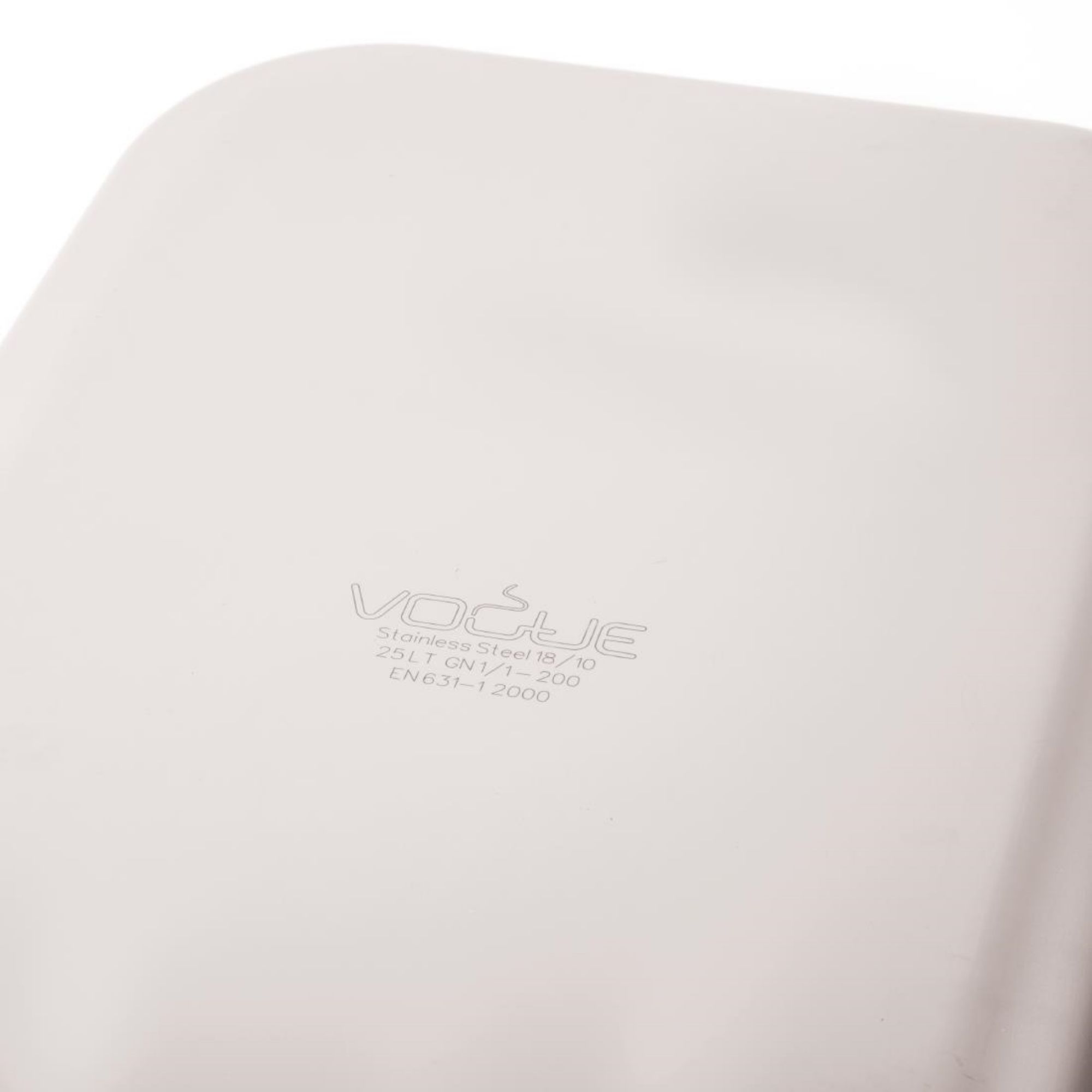 Picture of Vogue Heavy Duty Stainless Steel 1/1 Gastronorm Tray 200mm