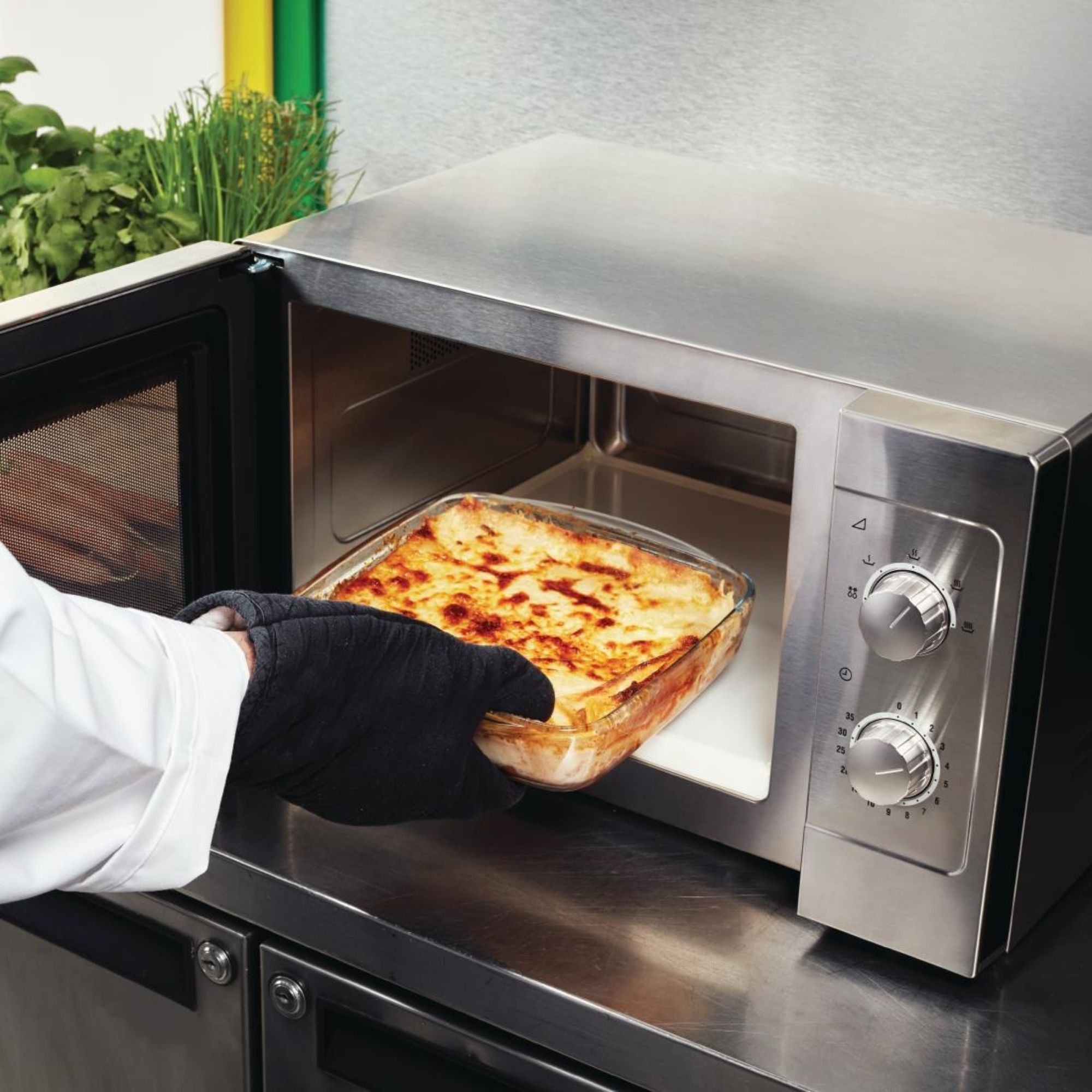 Picture of Samsung Light Duty Manual Microwave 26ltr 1100W CM1099