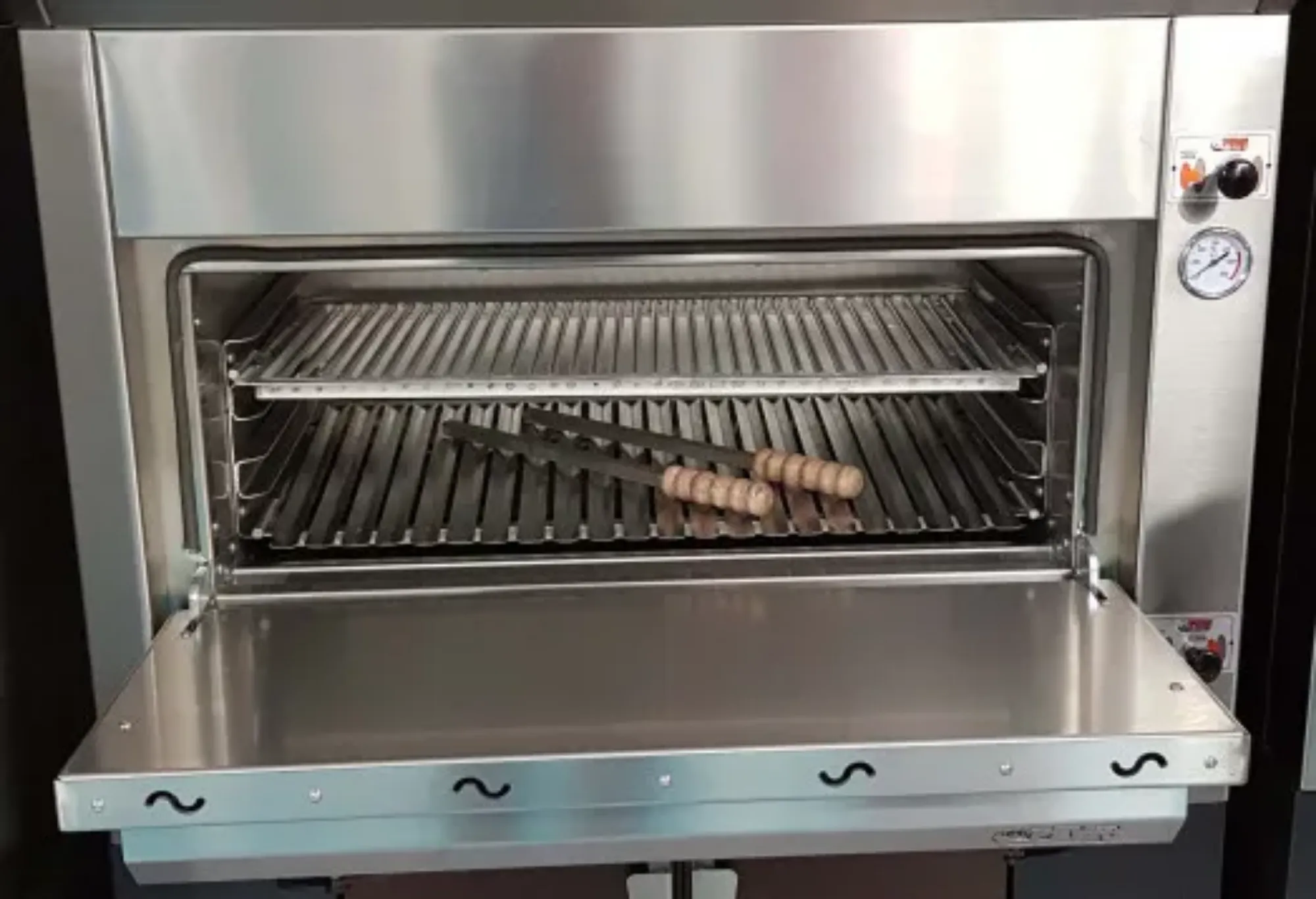 Picture of Peva LM105 - Charcoal Oven