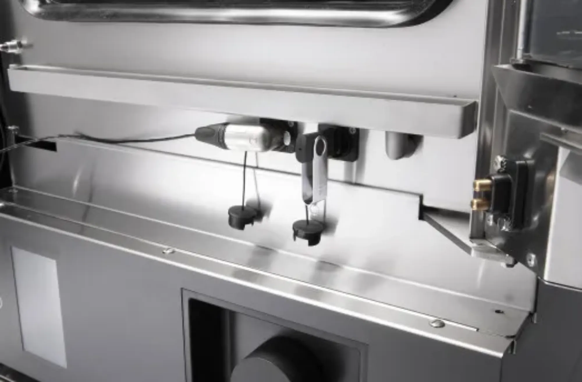 Picture of Giorik Kore - KB061W 6 X 1/1Gn Slimline Electric Combi Oven With Boiler & Wash System