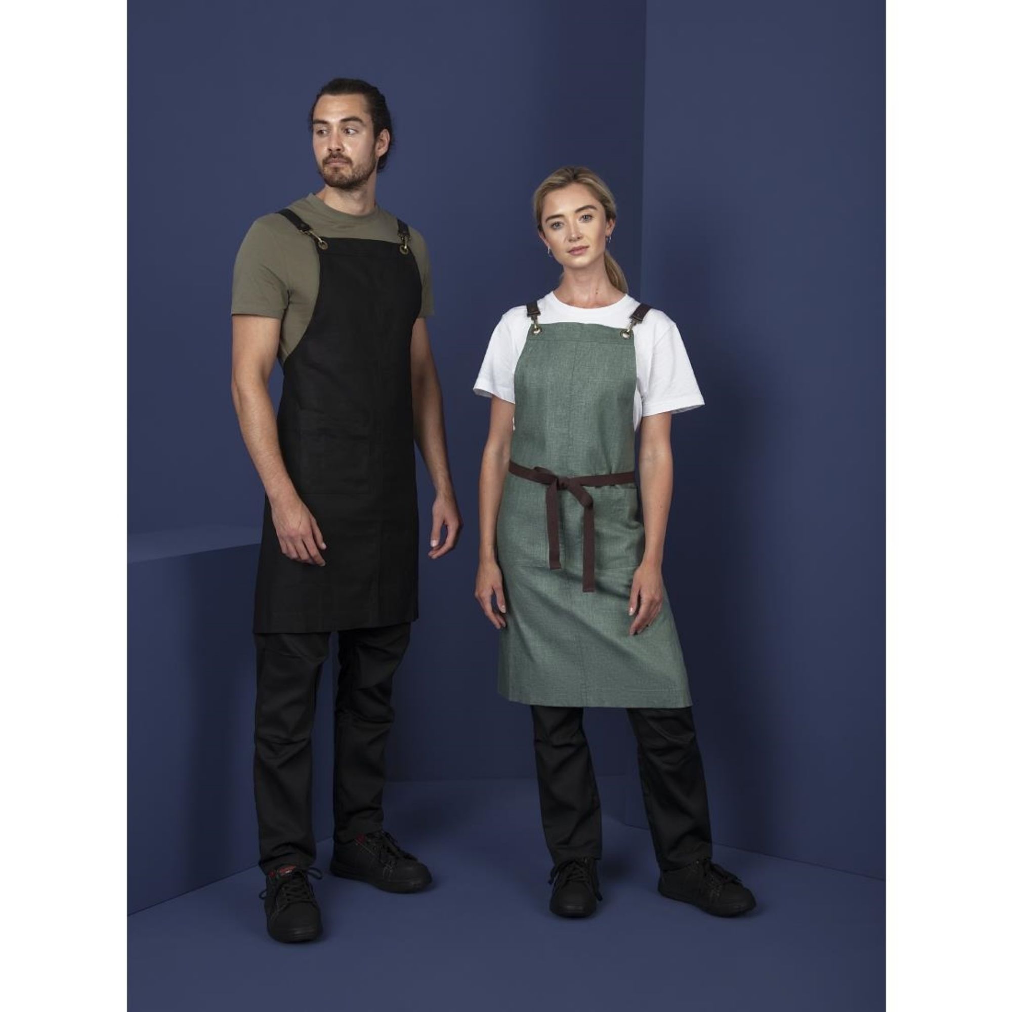 Picture of Southside Linen Blend Bib Apron Black