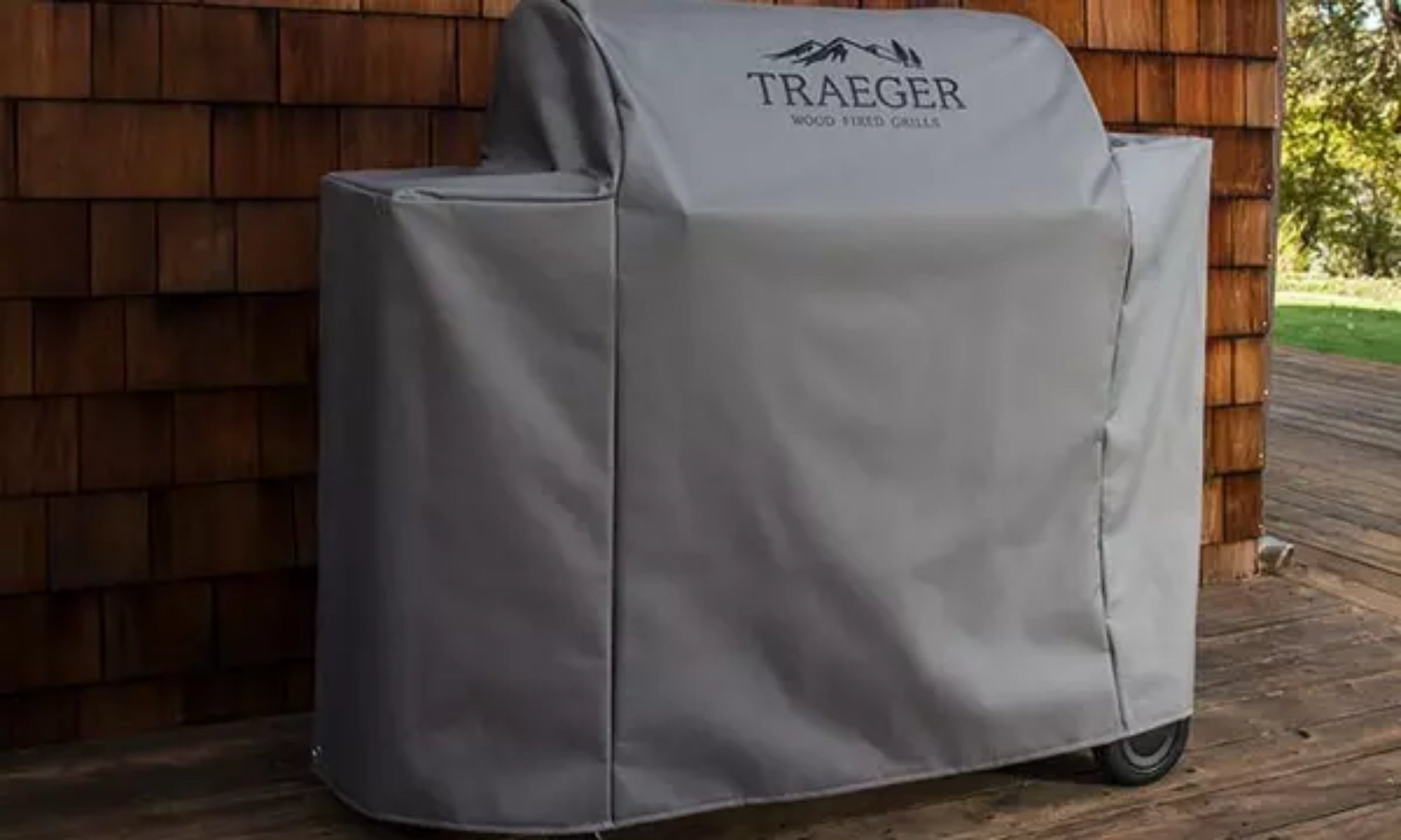 Picture of Traeger Ironwood 650 Full-Length Grill Cover