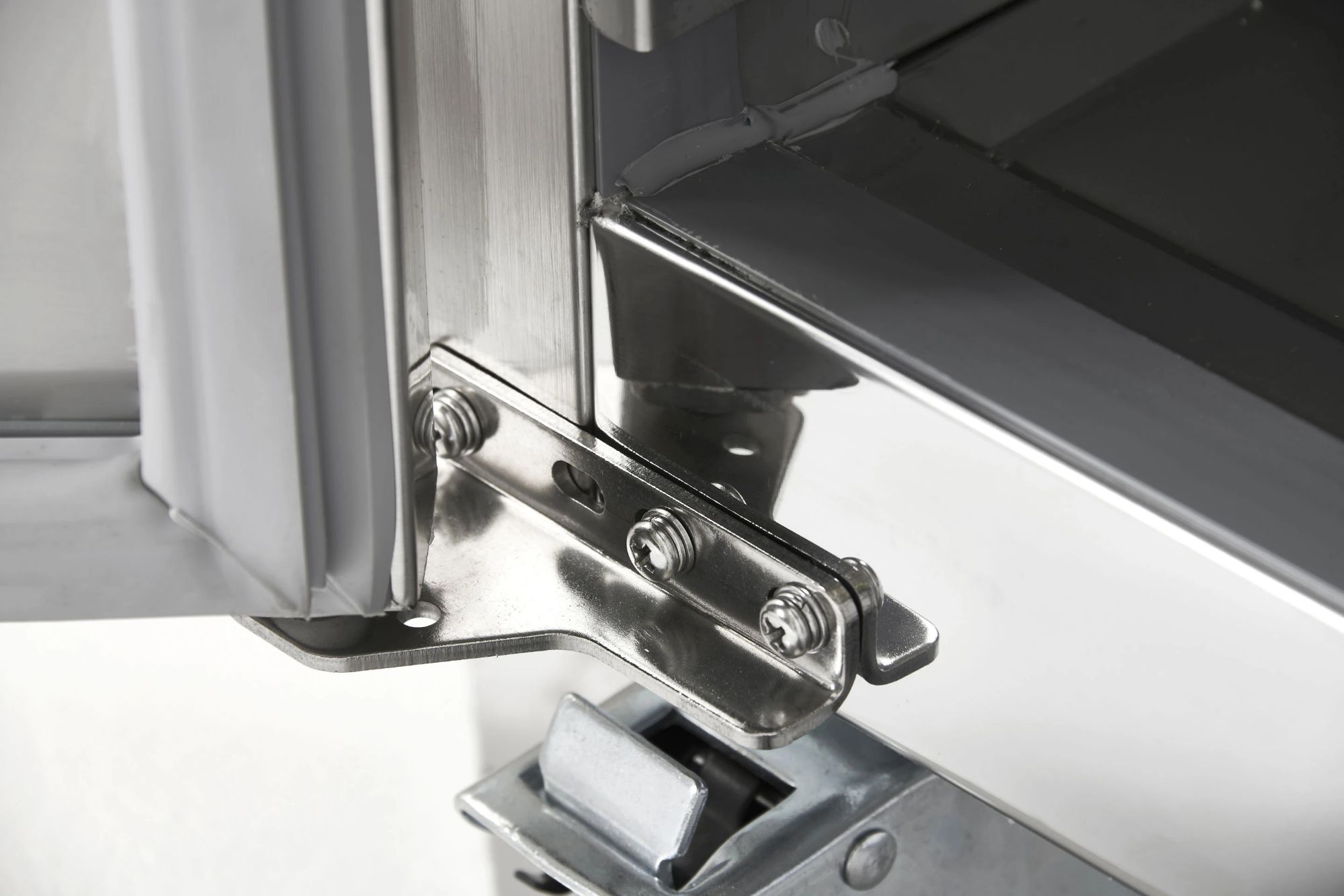 Picture of Sterling Pro Cobus SPCF300N 3 Door Freezer Counter, 417 Litres