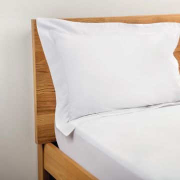Picture of Mitre Comfort Percale Oxford Pillowcase White