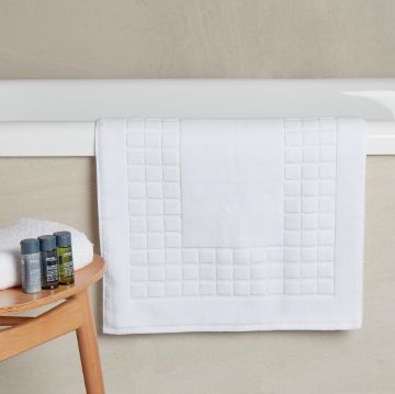 Picture of Mitre Luxury Savanna Bath Mat White