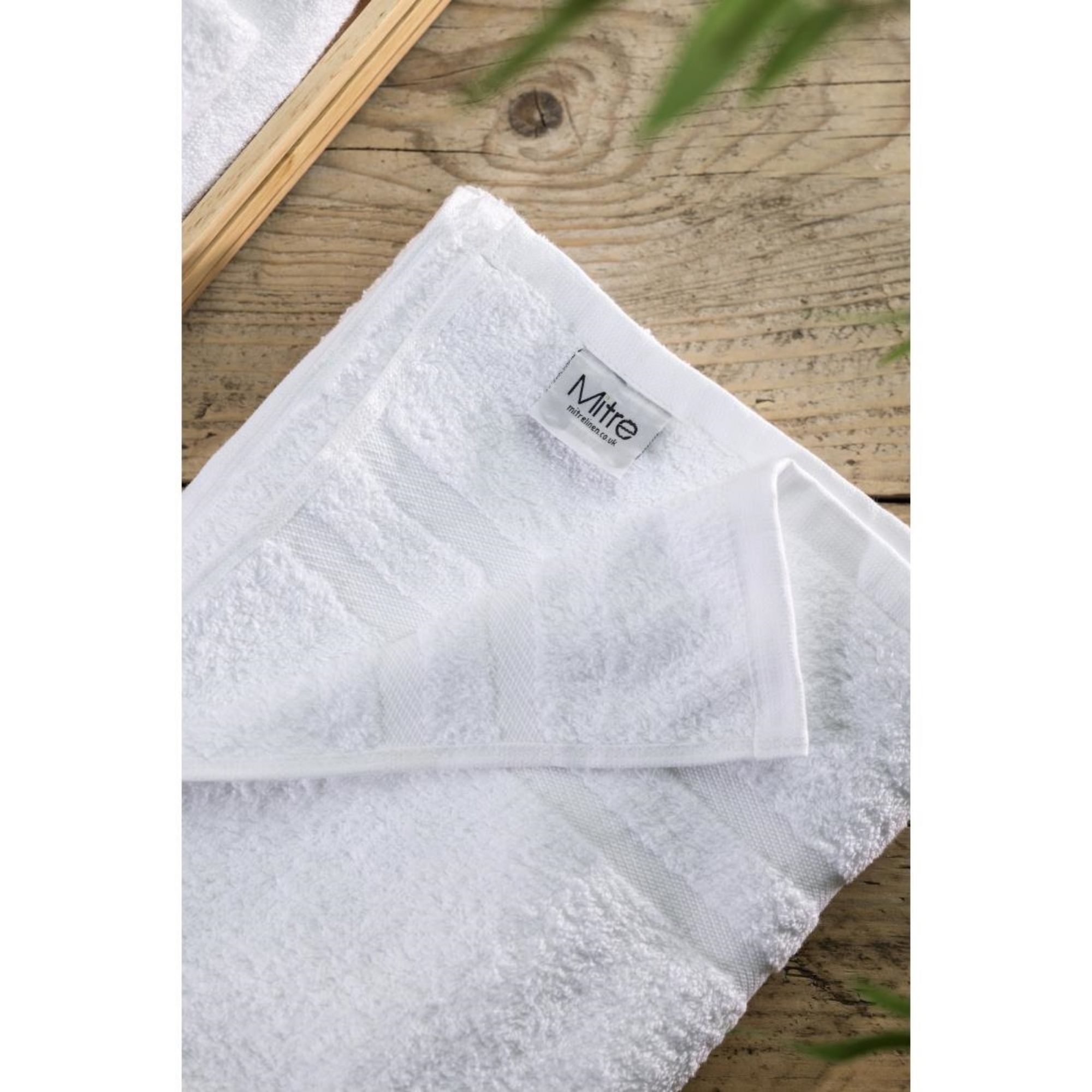 Picture of Mitre Comfort Nova Hand Towel White
