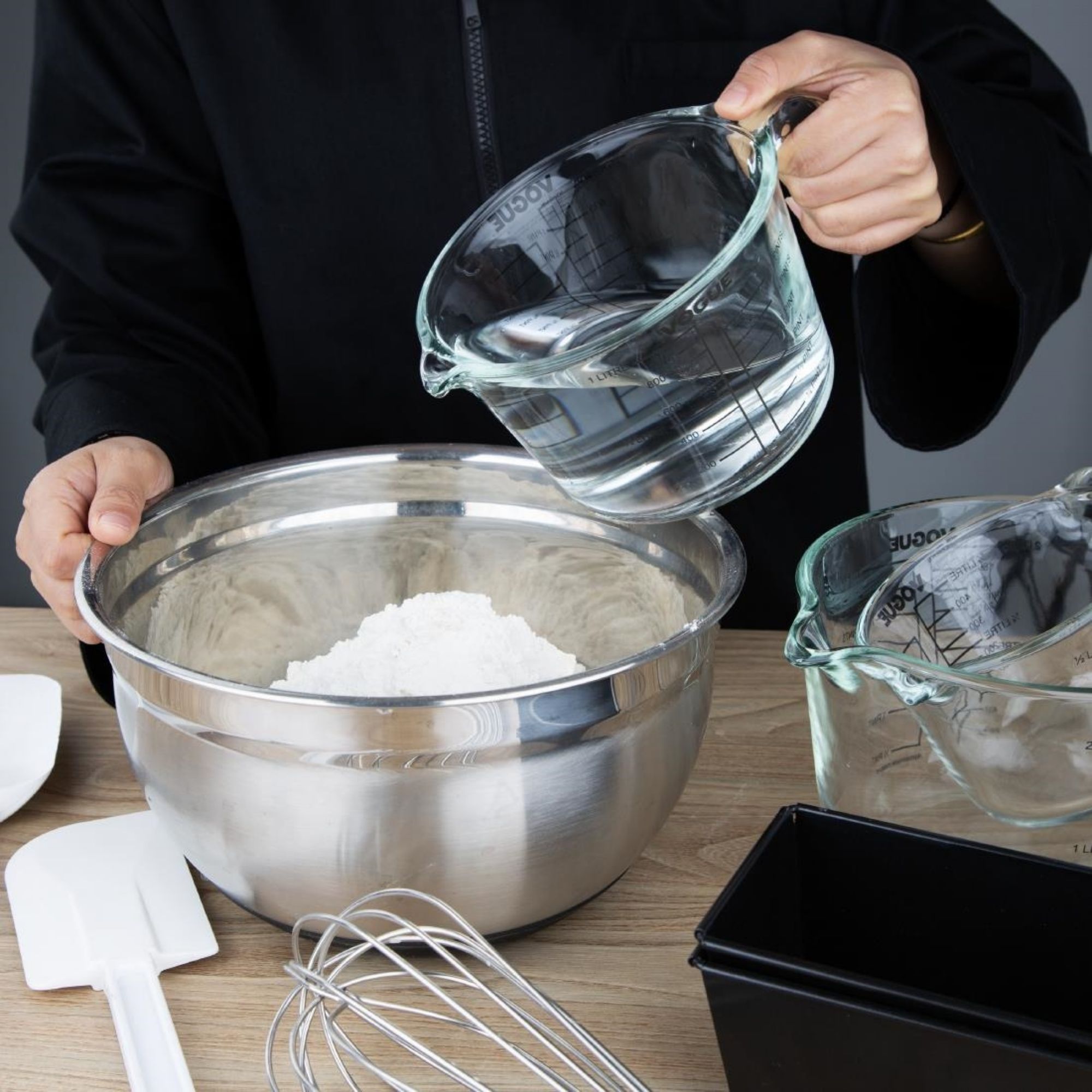 Picture of Vogue Glass Measuring Jug 1000ml