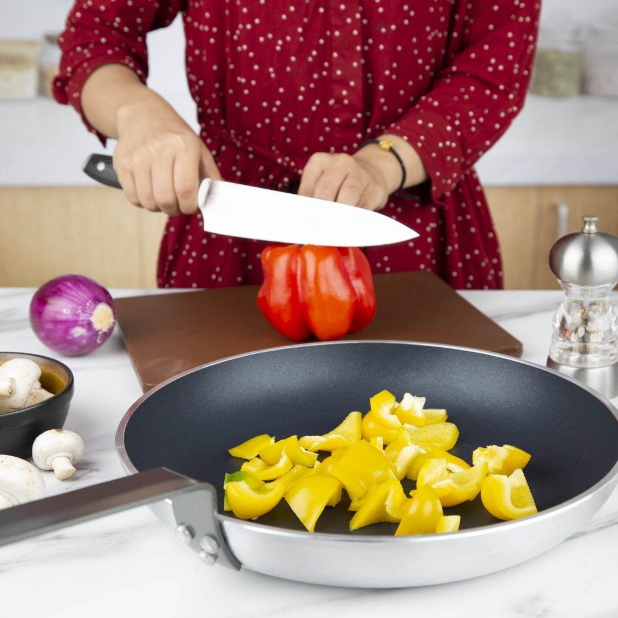 Picture of Vogue Aluminium Non-stick Teflon Platinum Plus Frying Pan 32cm