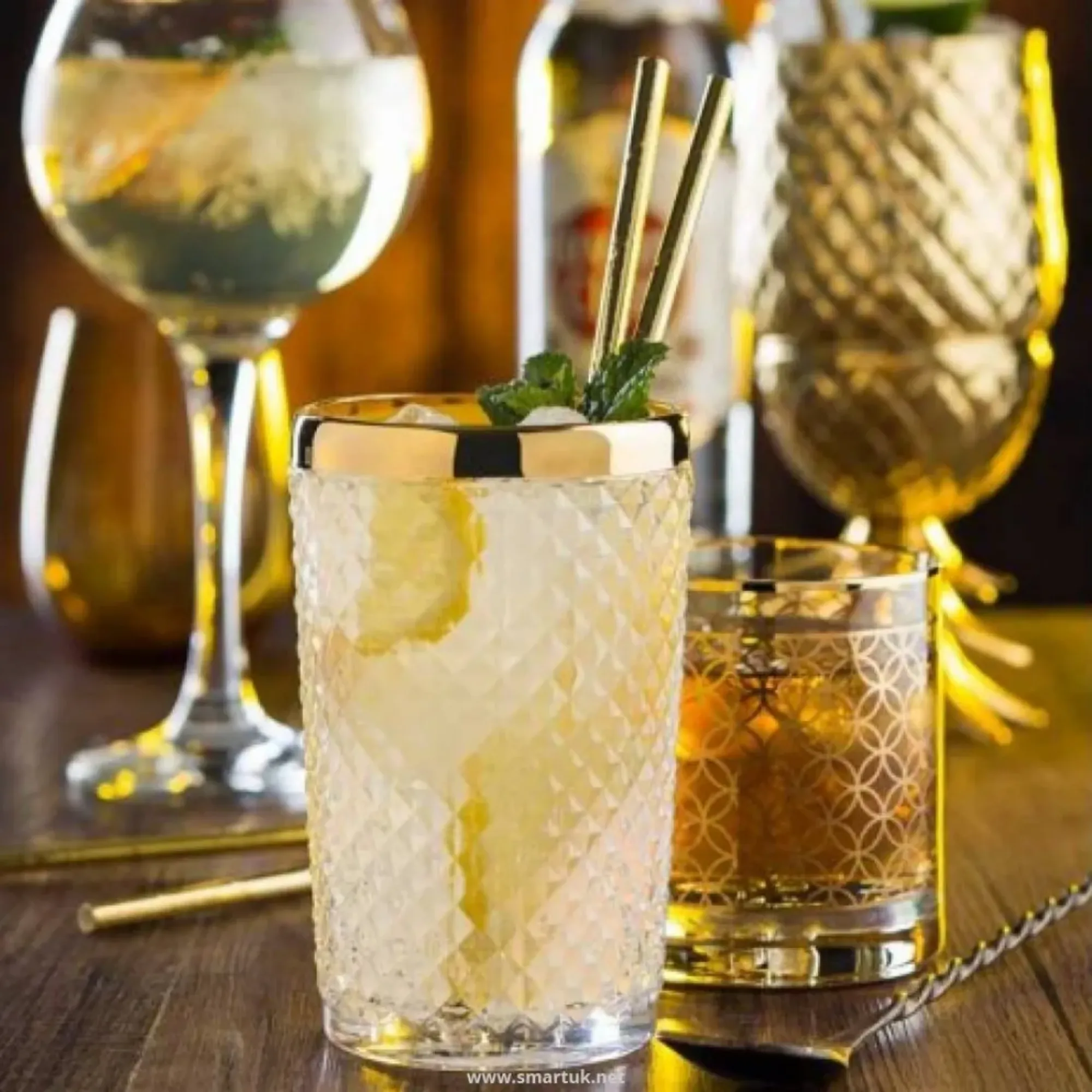 Picture of Biodegradable Straws Gold Paper 8'' X 250 X 24 Pk