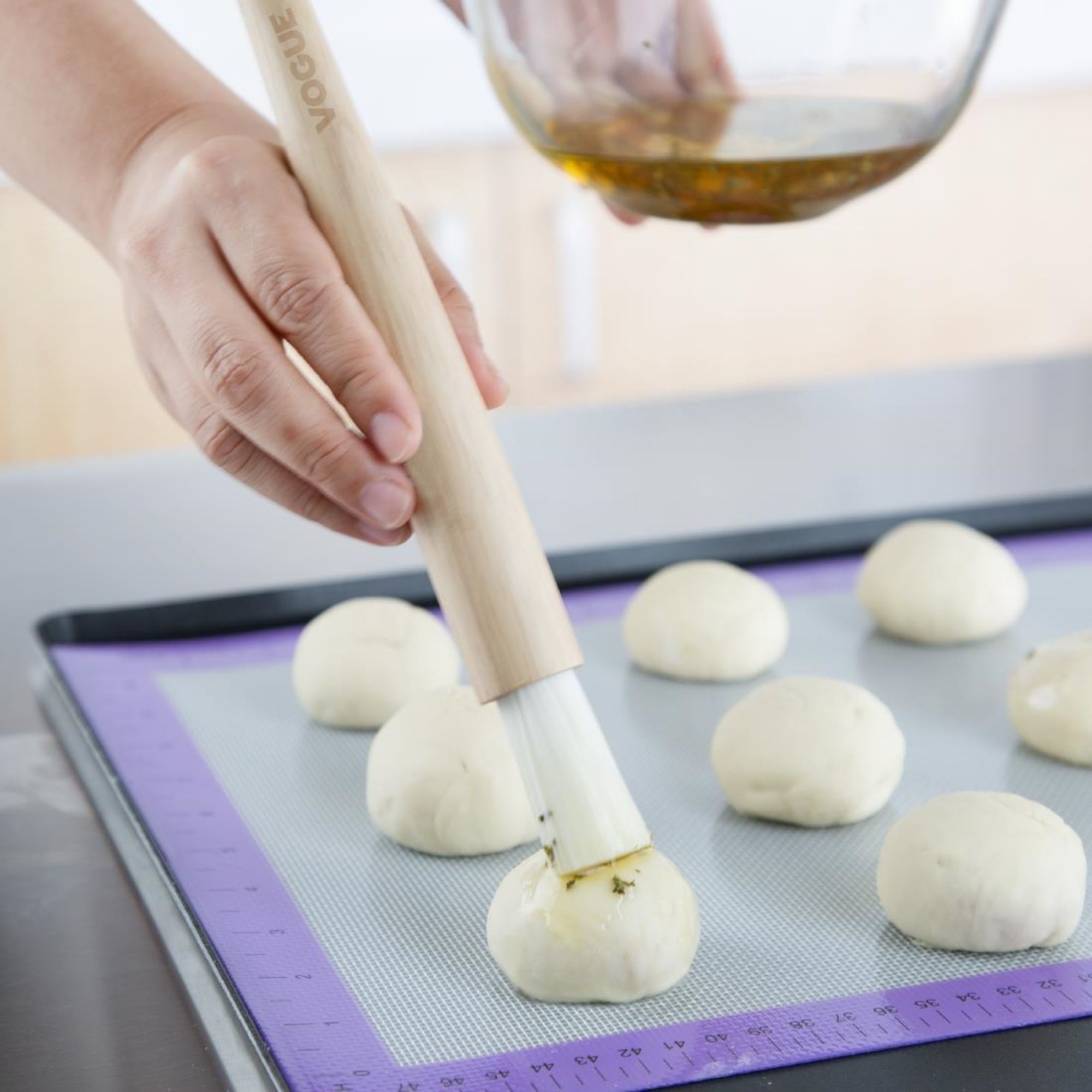 Picture of Vogue Wooden Handle Round Pastry Brush 25mm