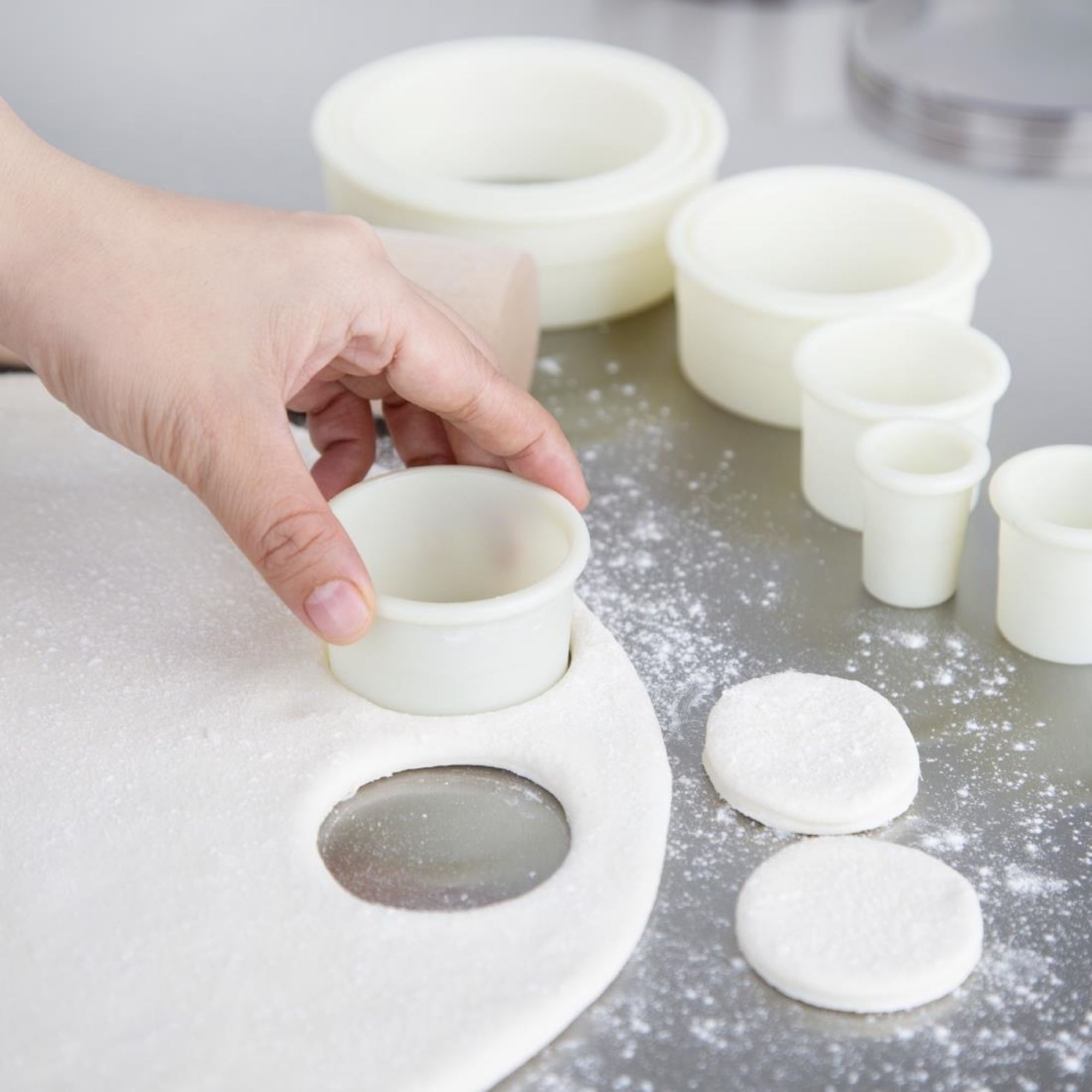 Picture of Vogue Plain Round Nylon Pastry Cutters (Pack 9)