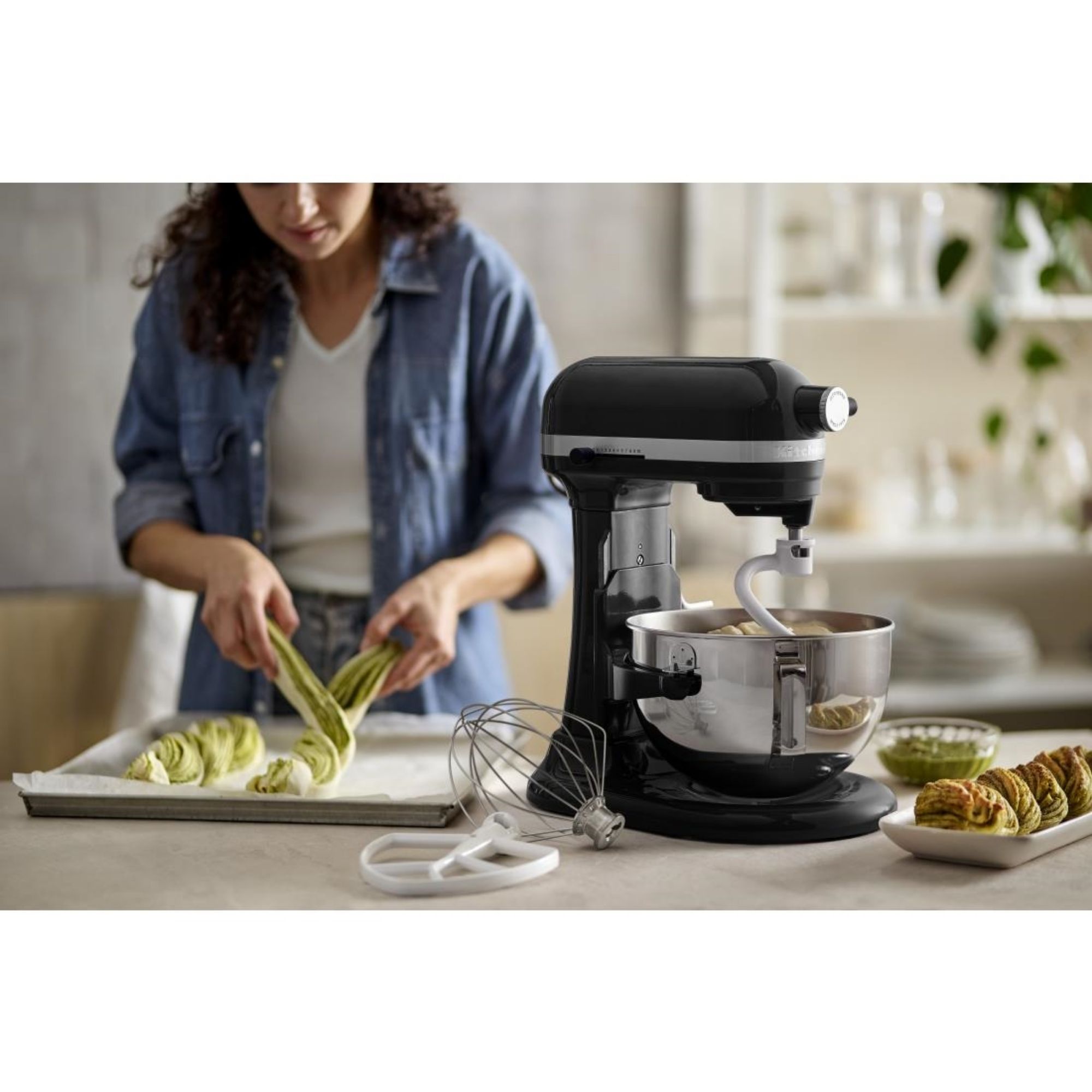 Picture of KitchenAid Heavy Duty Stand Mixer 5.2Ltr Onyx Black