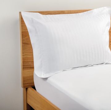 Picture of Mitre Comfort Satin Oxford Pillowcase White (2 Pack)