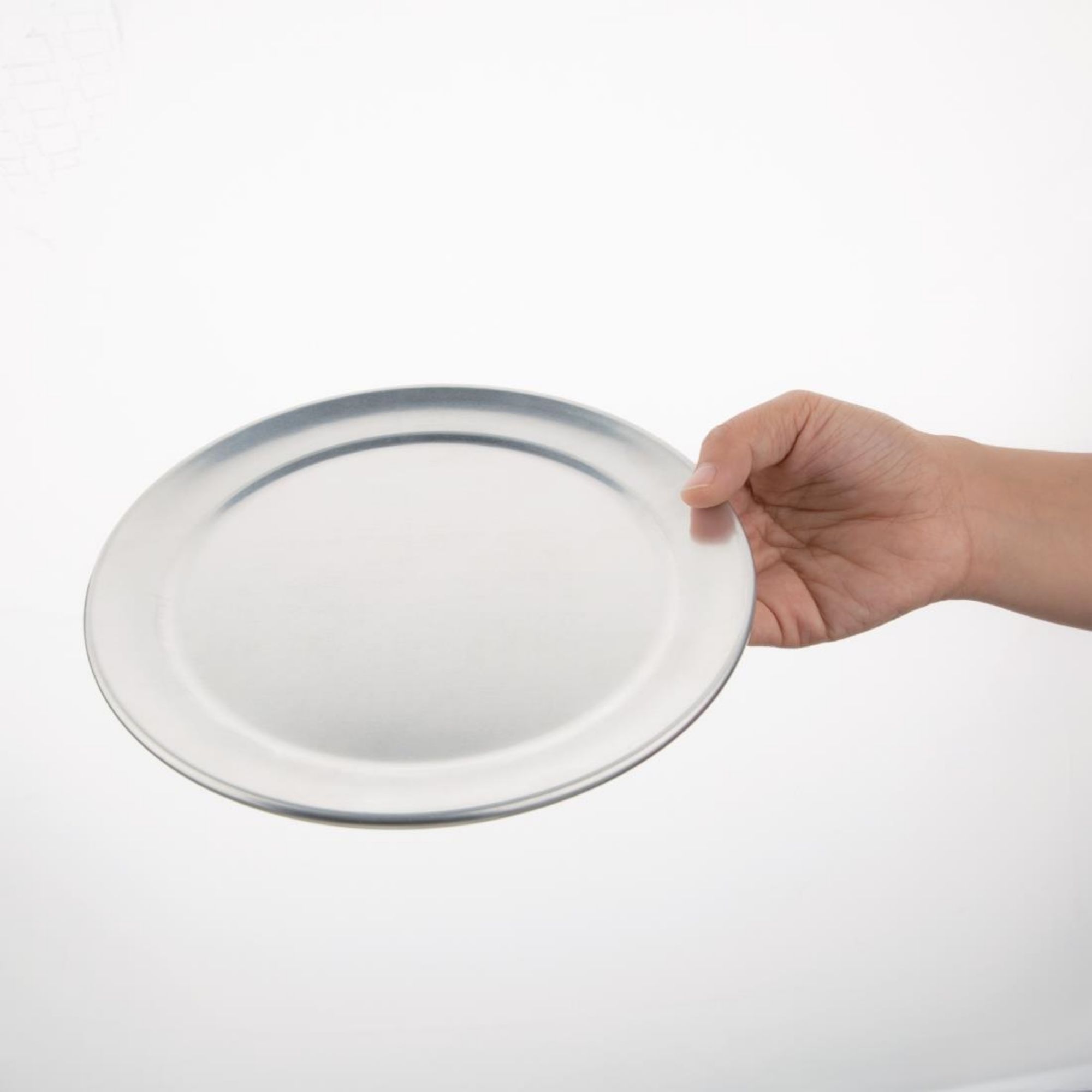 Picture of Vogue Aluminium Pizza Tray Wide Rim 8in