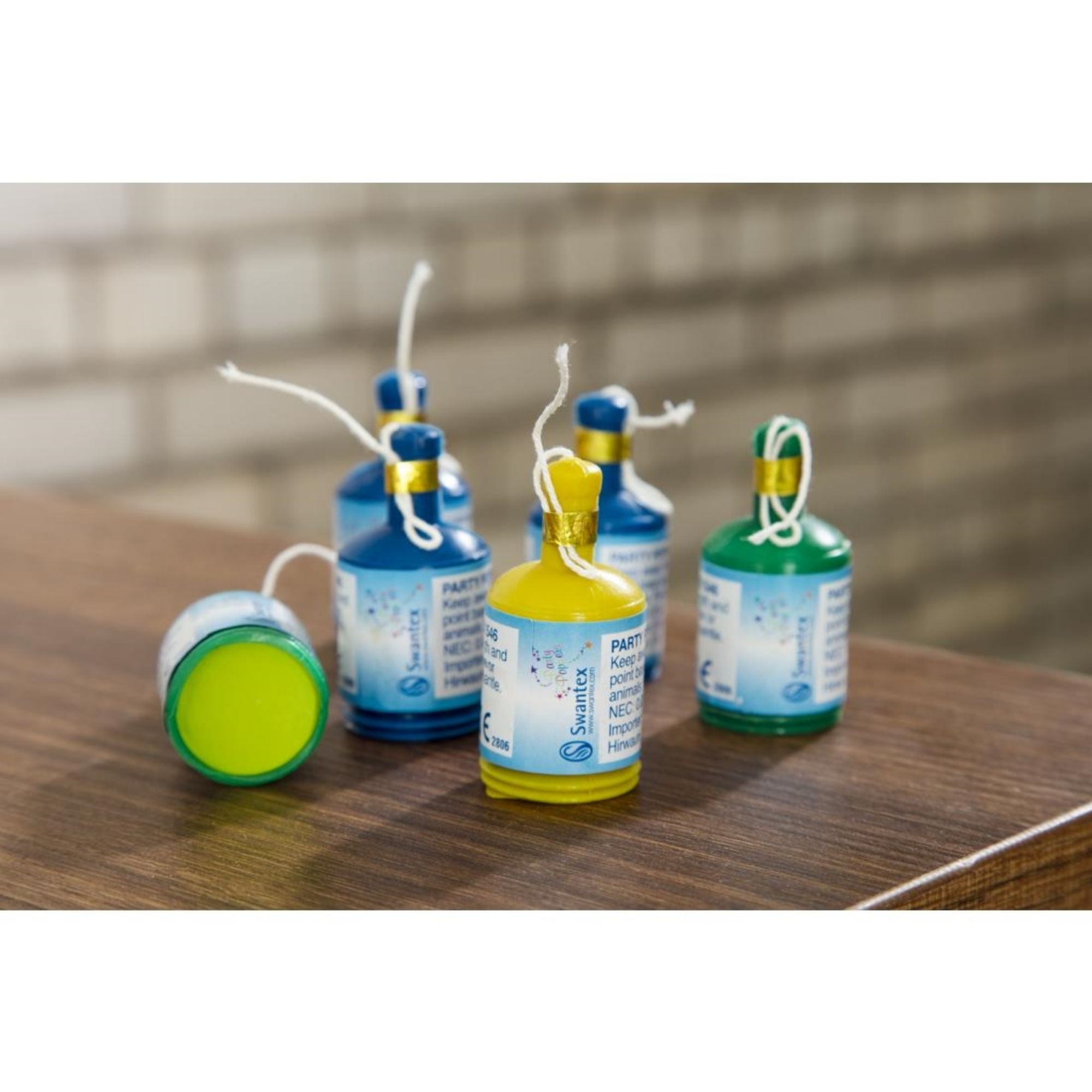 Picture of Party Poppers (144 Pack)