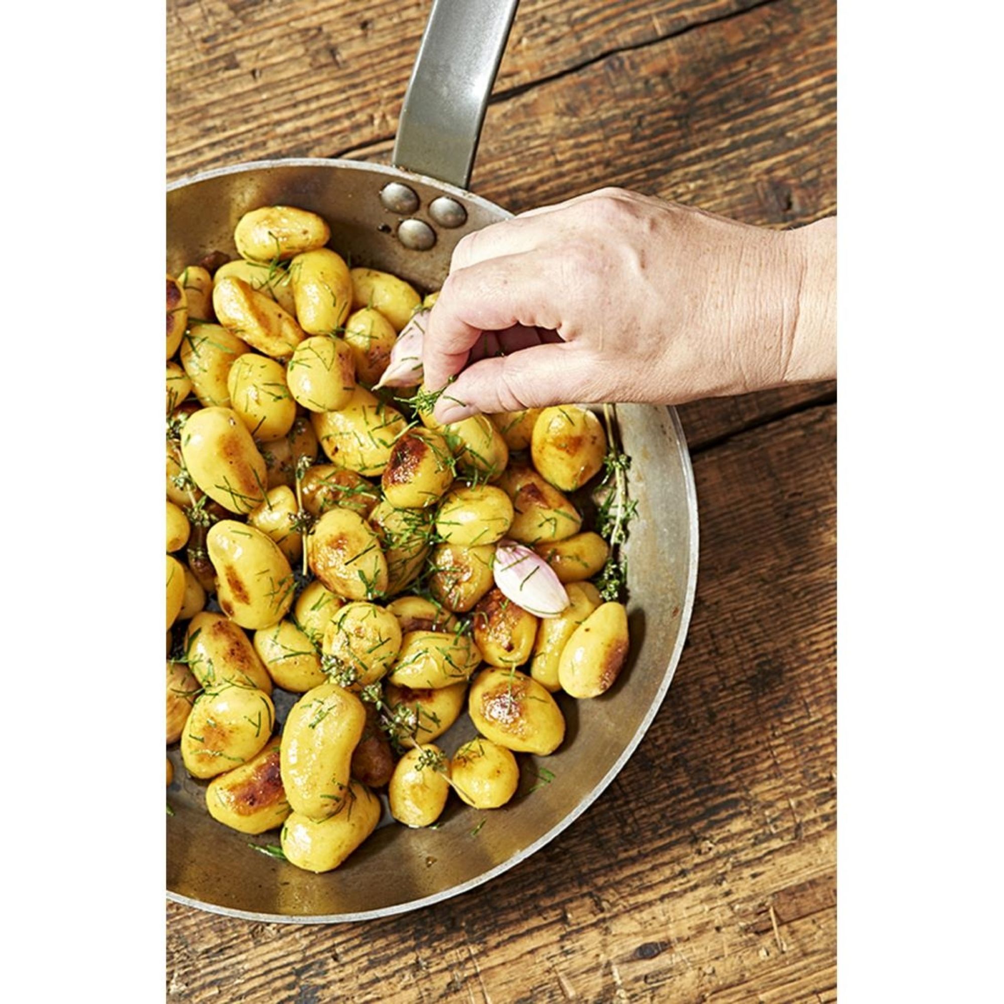 Picture of De Buyer Mineral B Black Iron Non-Stick Frying Pan 20cm