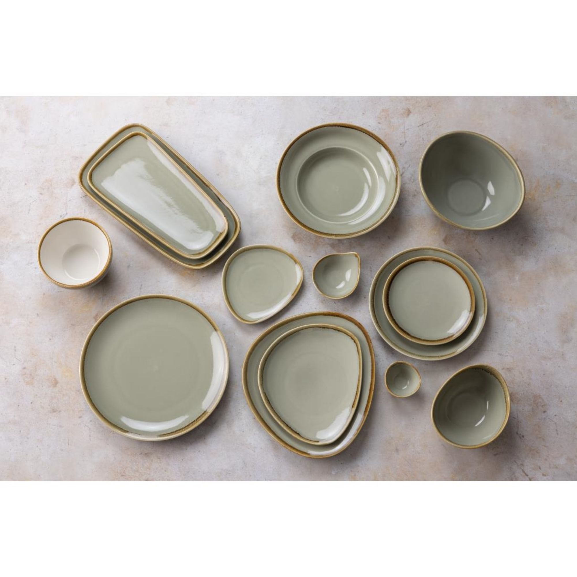 Picture of Olympia Kiln Platter Moss 295mm (Pack of 4)