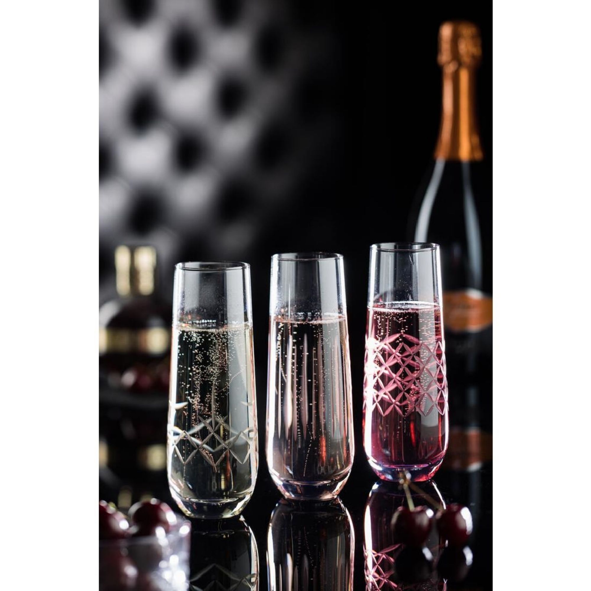 Picture of Utopia Raffles Diamond Champagne Glasses 300ml (6 pack)