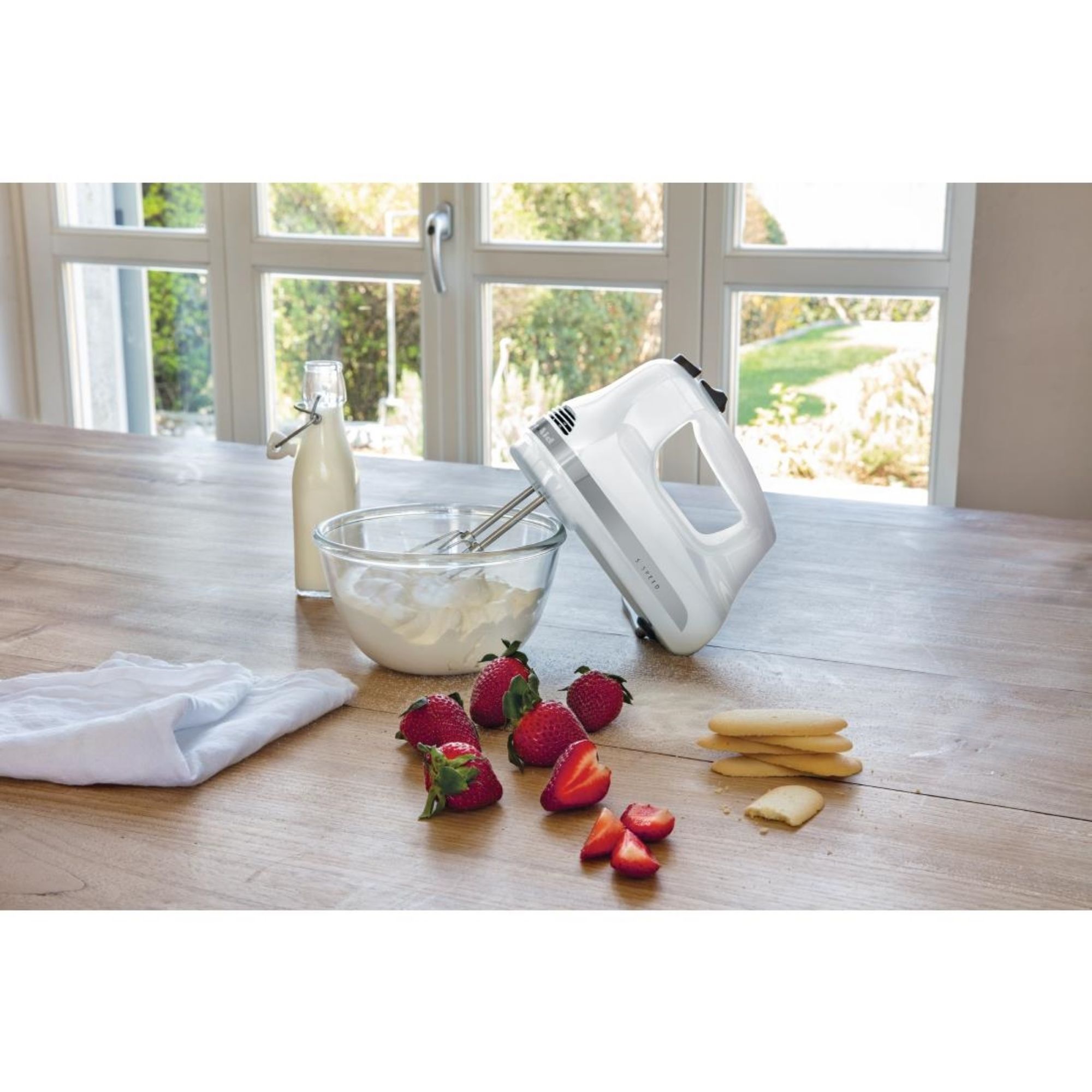 Picture of KitchenAid Classic 5-speed Hand Mixer 5KHM5110BWH