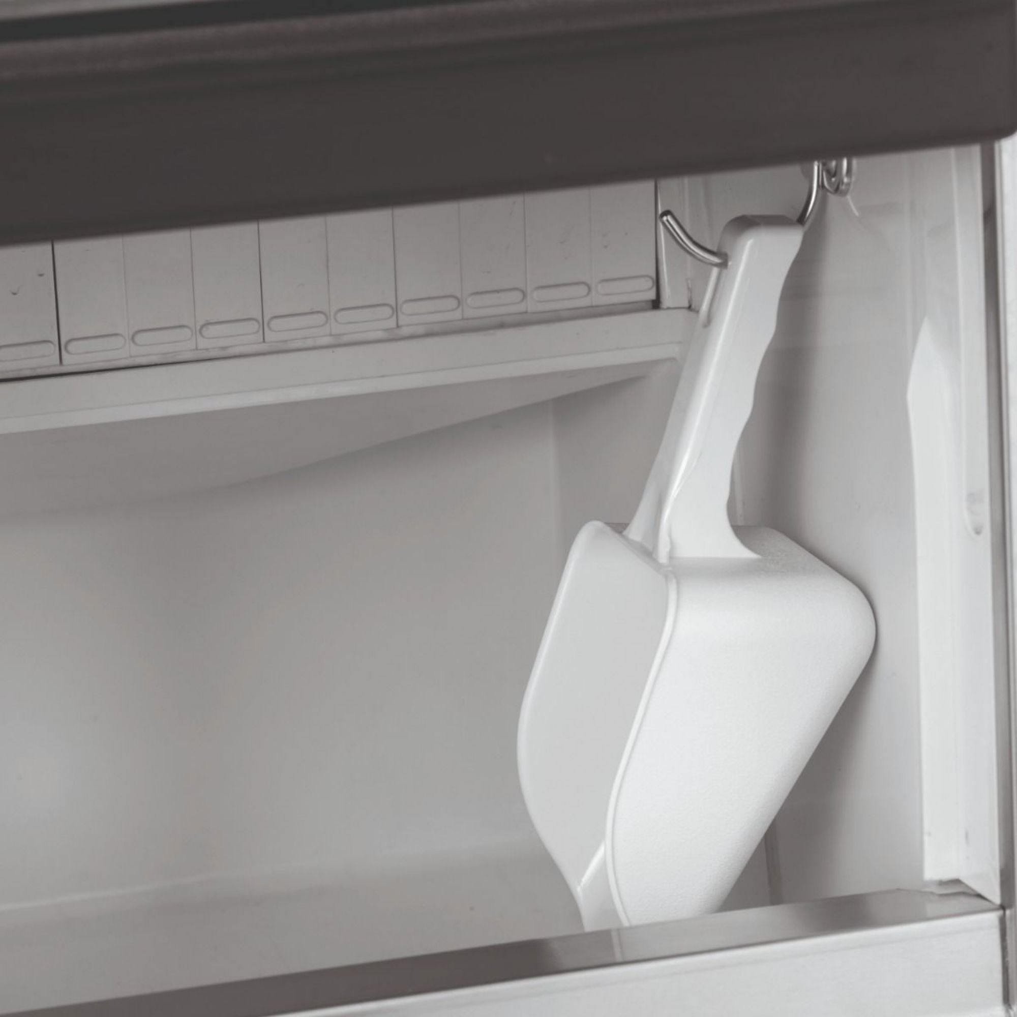 Picture of BLIZZARD 25kg Integral Ice Maker BIM25