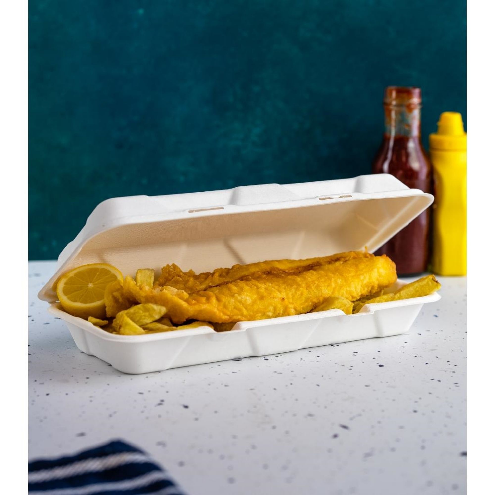 Picture of Vegware Nourish Moulded Fibre Clamshell Takeaway Boxes 12x6" (250 Pack)