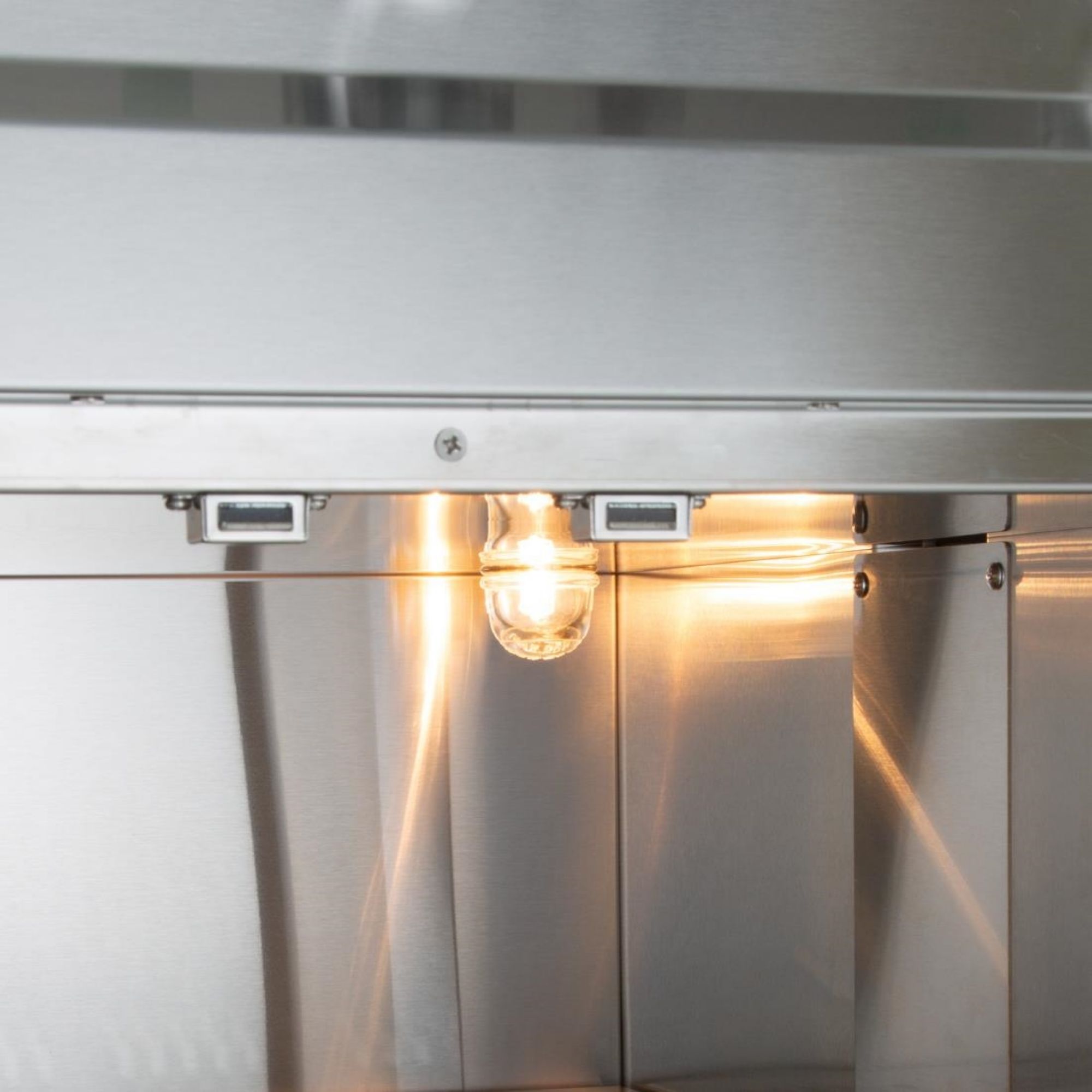 Picture of Buffalo Mobile Servery with Solid Heated Top 4x 1/1 GN