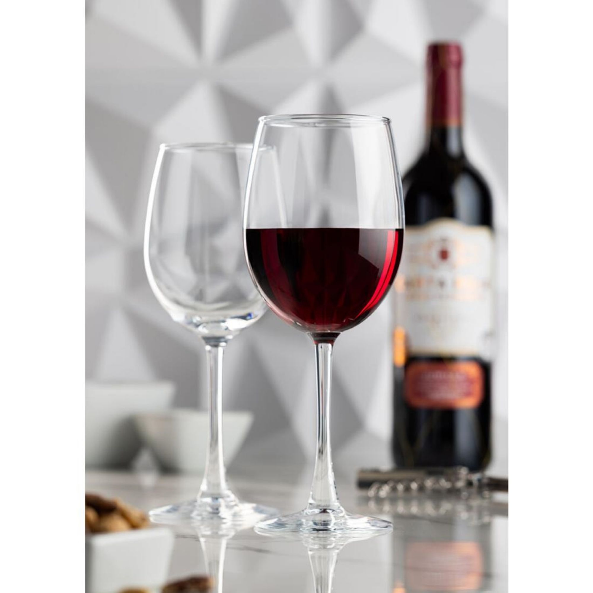 Picture of Utopia Vino Wine Glasses 470ml Marked at 250ml (24 Pack)