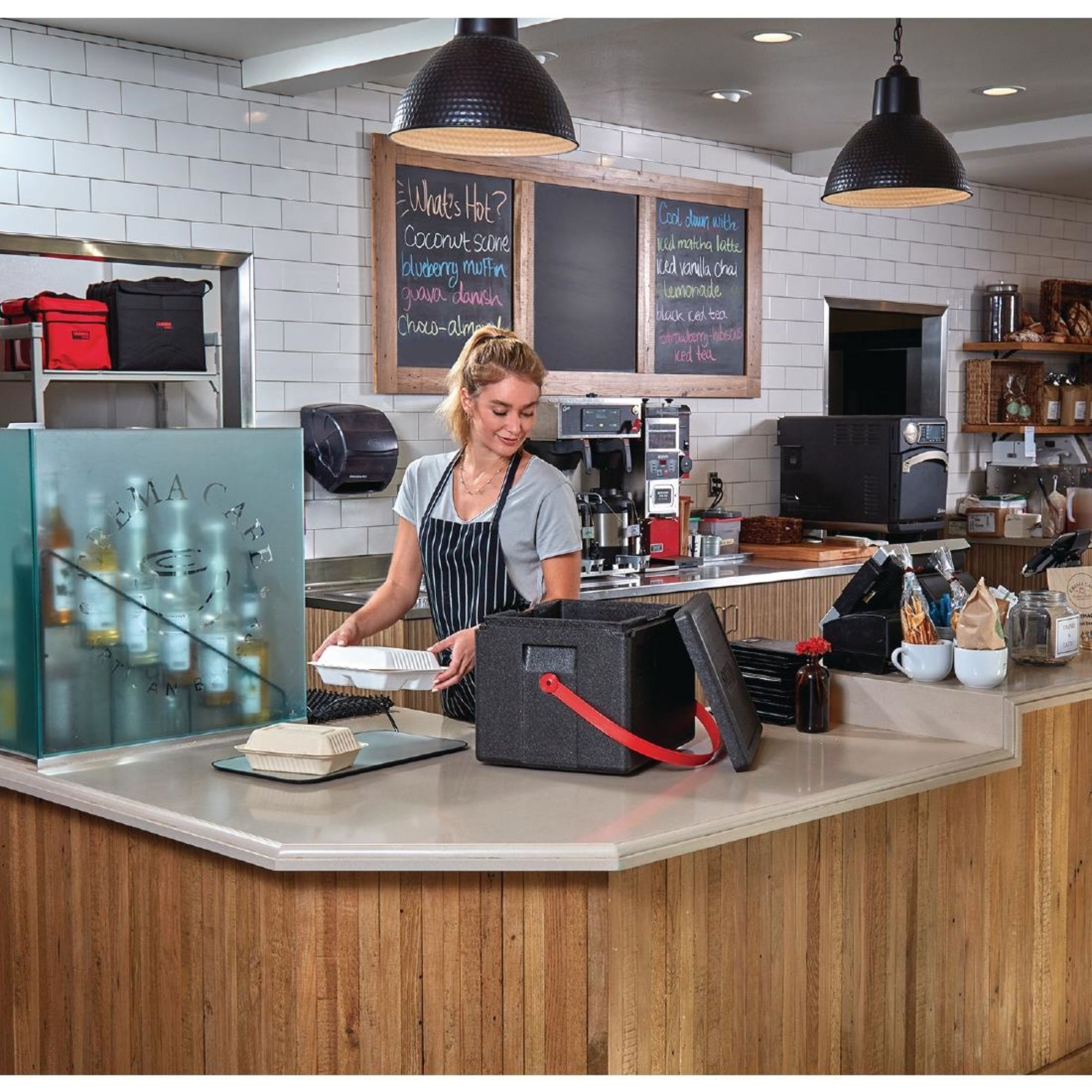 Picture of Cambro EPP GoBox Insulated Food Carrier with Strap 1/2 GN