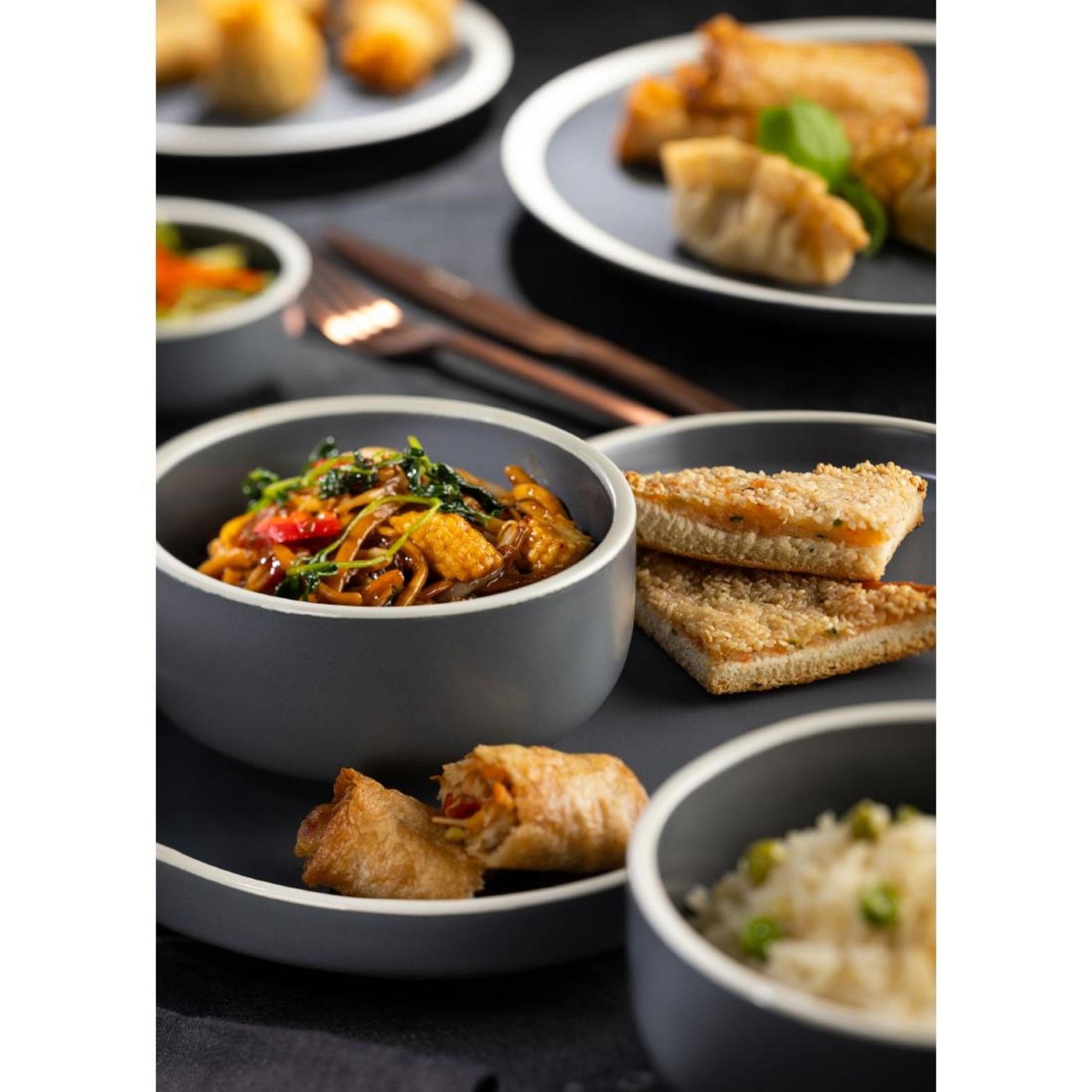 Picture of Utopia Forma Plates Charcoal 240mm (6 Pack)