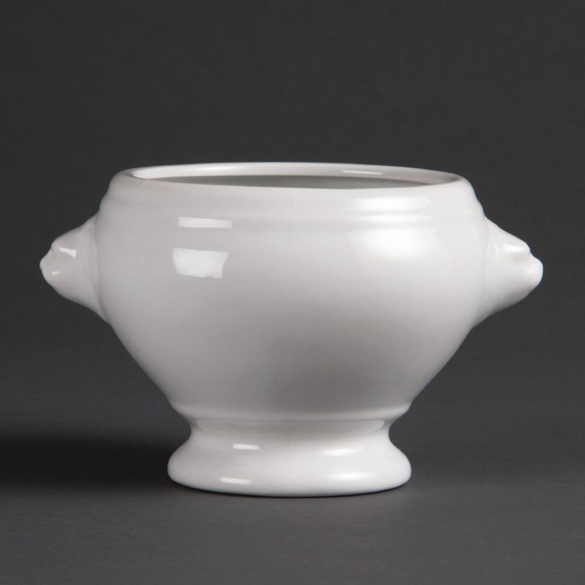 Picture of Olympia Whiteware Lion Head Soup Bowls 475ml 16.5oz (Pack of 6)
