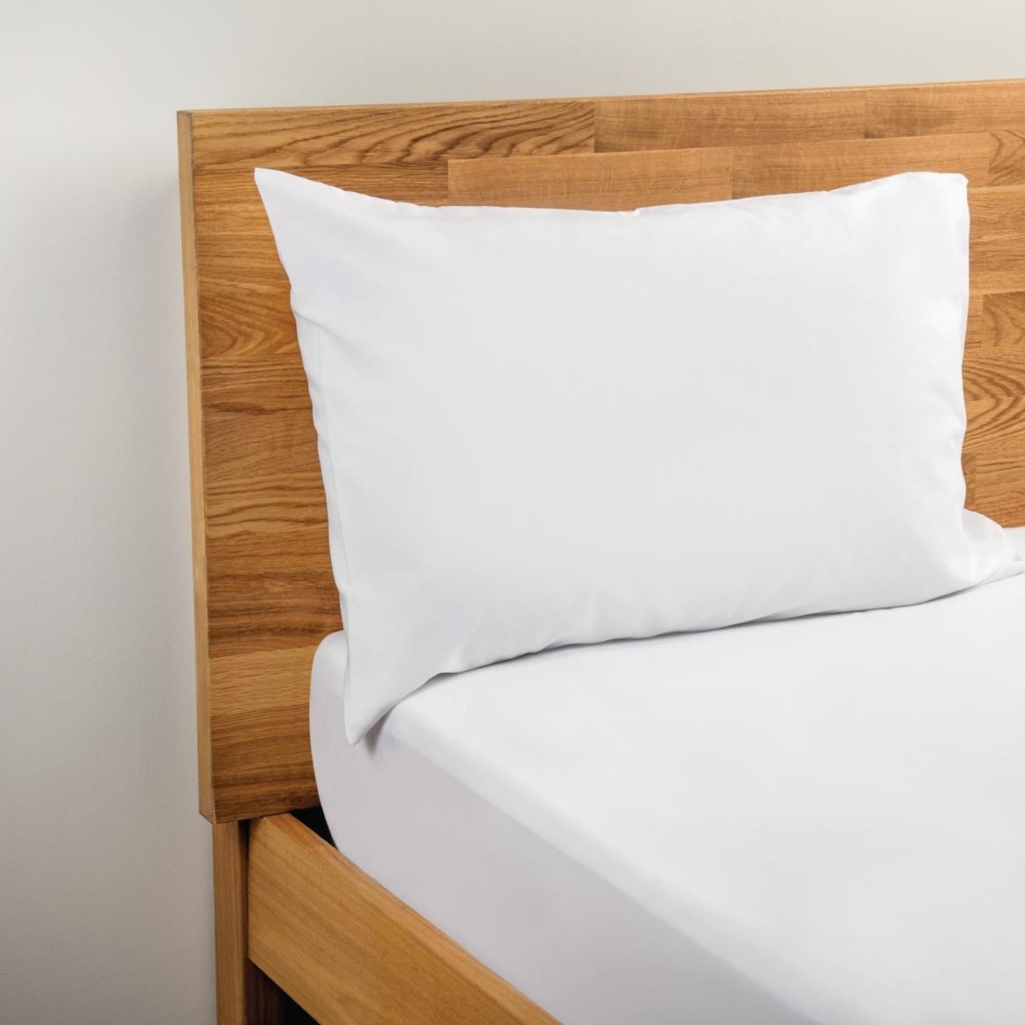 Picture of Mitre Essentials Spectrum Housewife Pillowcase White