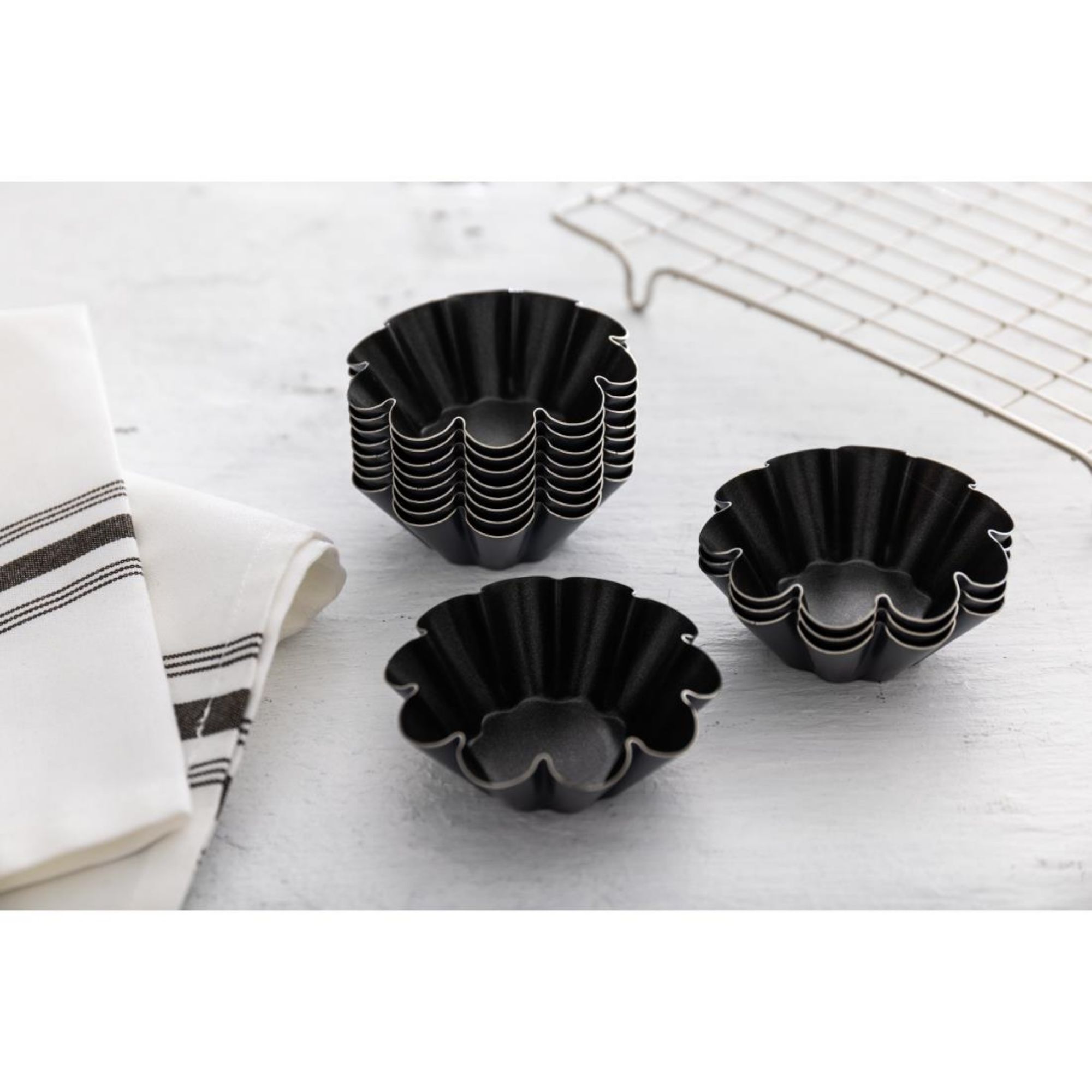 Picture of Matfer Bourgeat Non-Stick Mini Brioche Tin 75mm (Pack of 12)