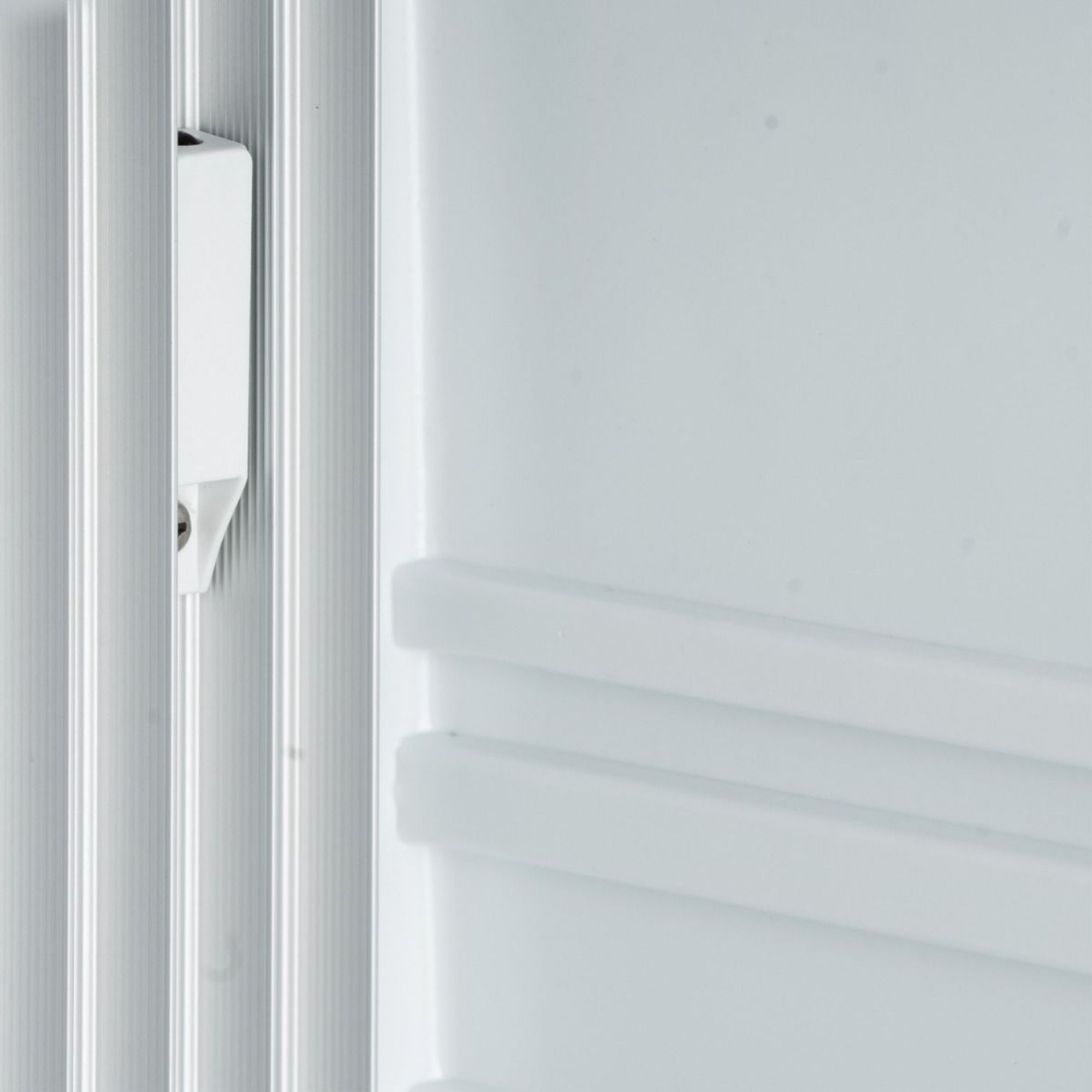 Picture of BLIZZARD 30L Single Glass Door Mini Bar BMB30G