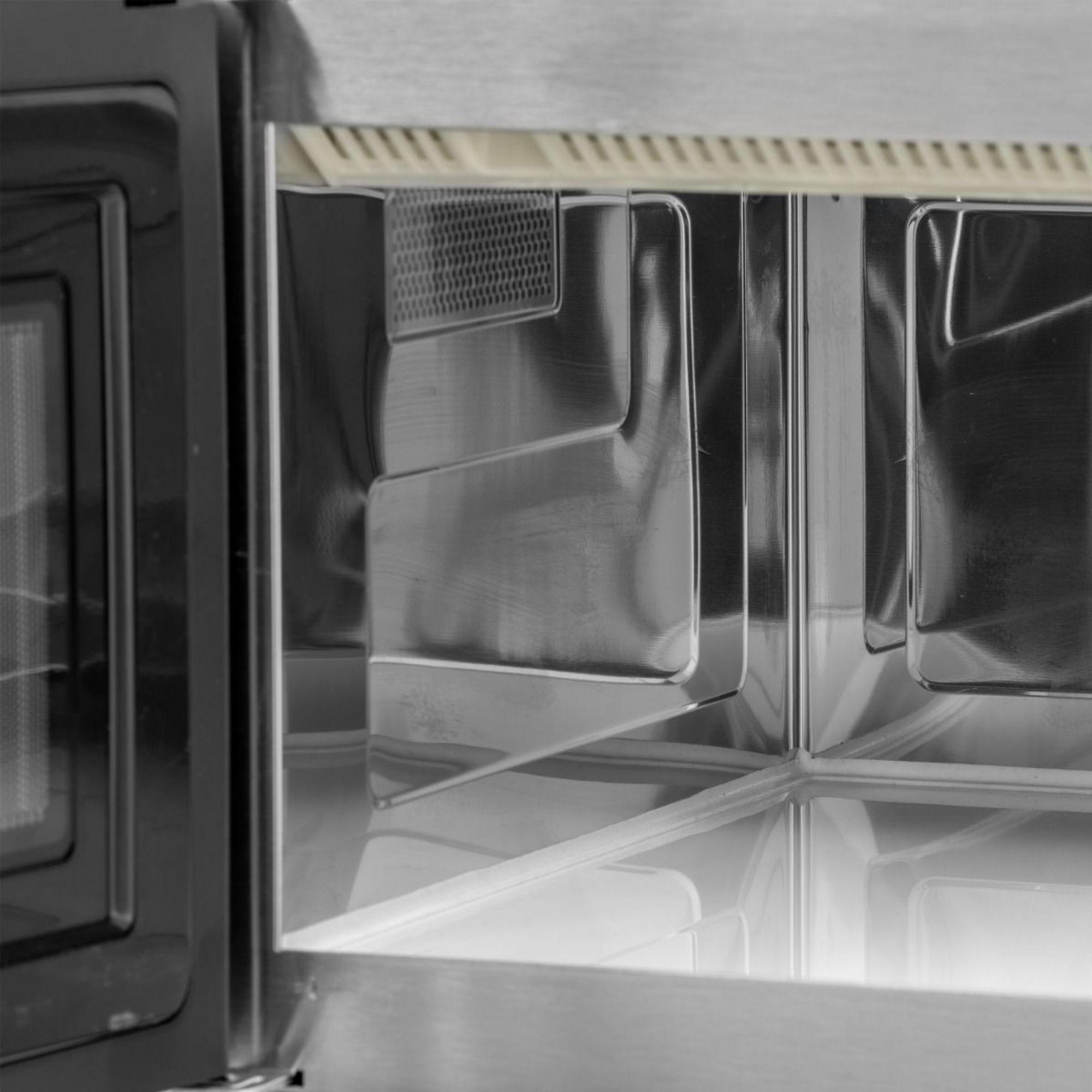 Picture of BLIZZARD 1800W Heavy Duty Commercial Microwave BCM1800